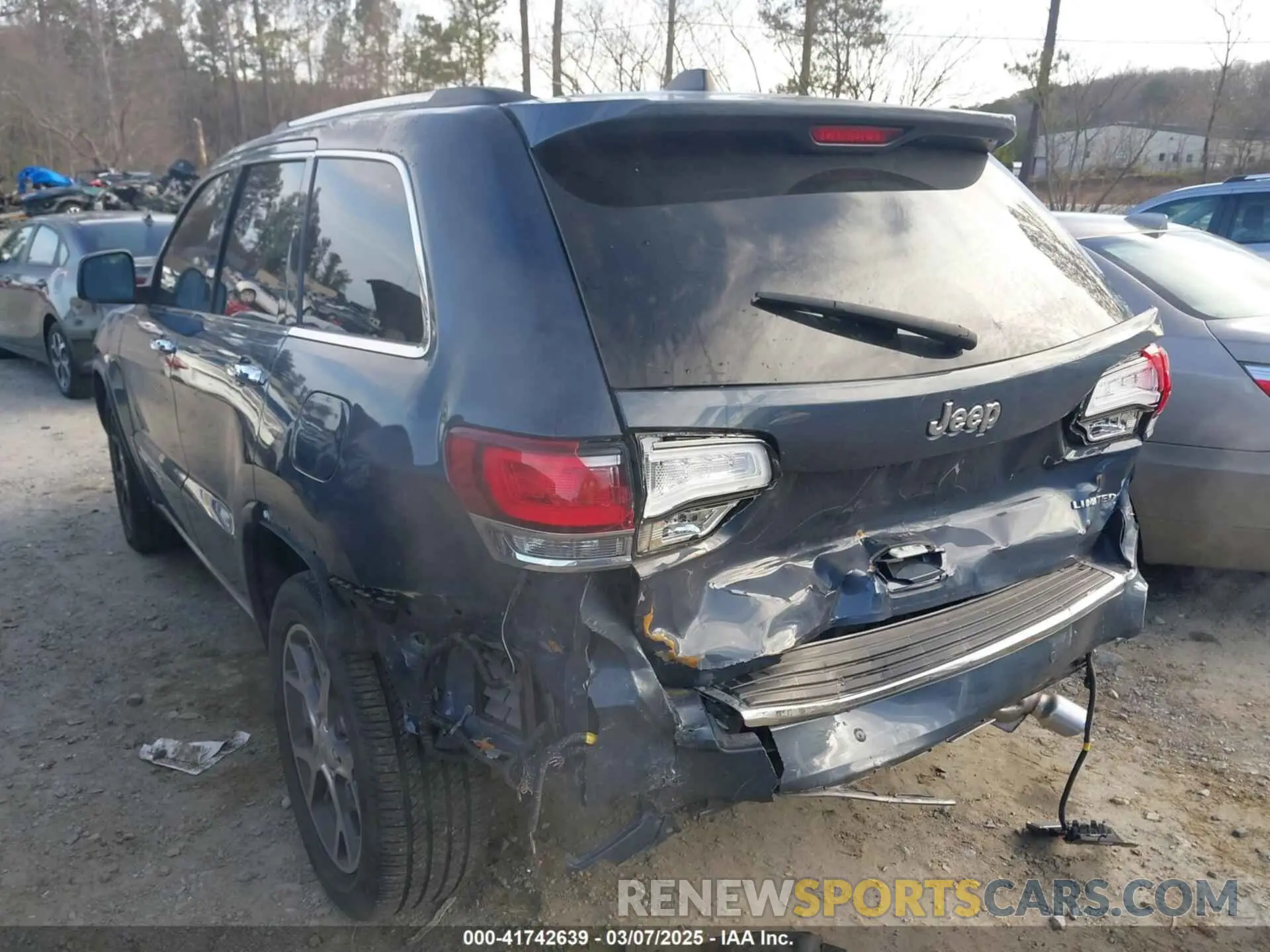 3 Photograph of a damaged car 1C4RJEBG1MC783023 JEEP GRAND CHEROKEE 2021