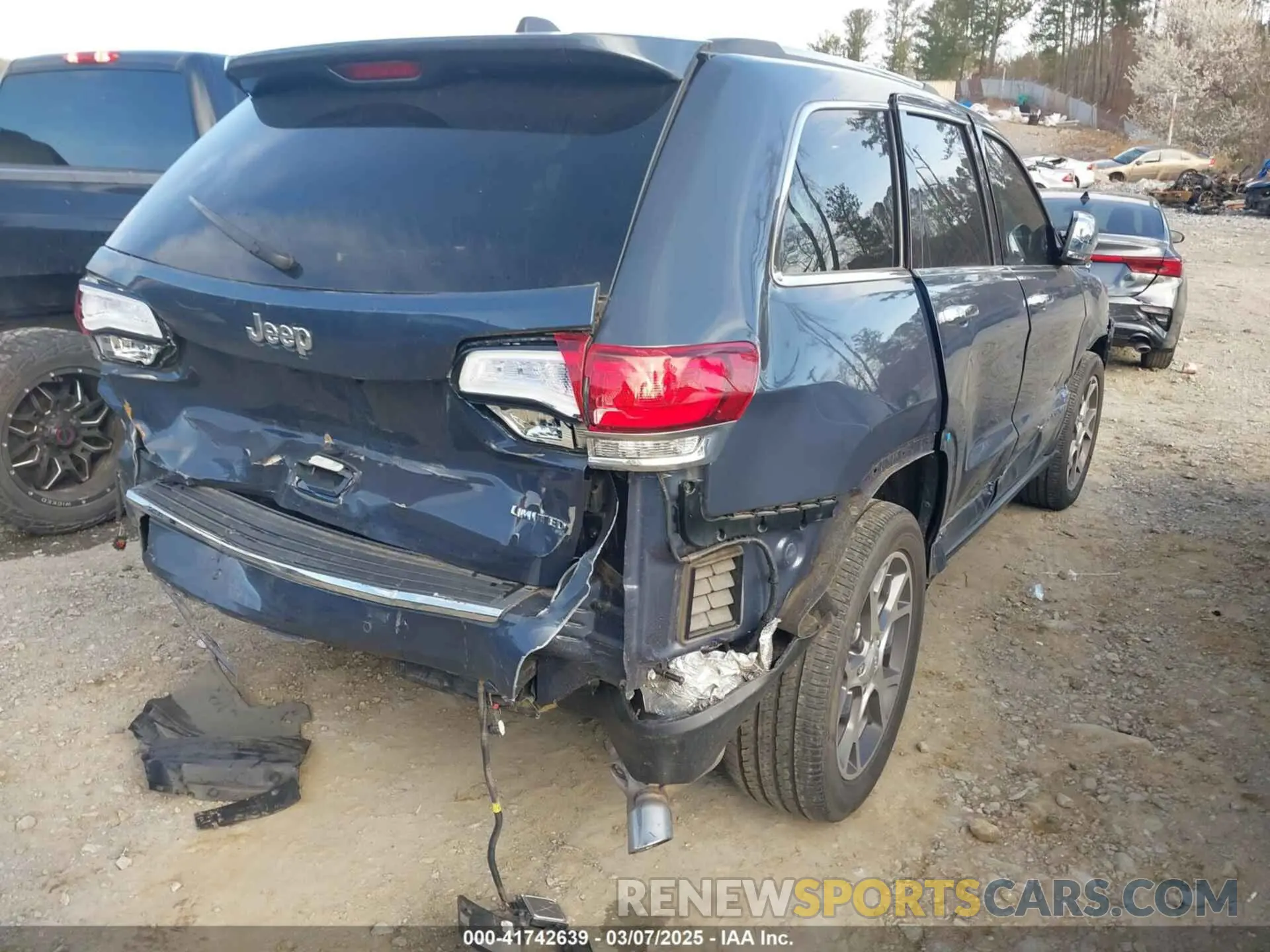 4 Photograph of a damaged car 1C4RJEBG1MC783023 JEEP GRAND CHEROKEE 2021