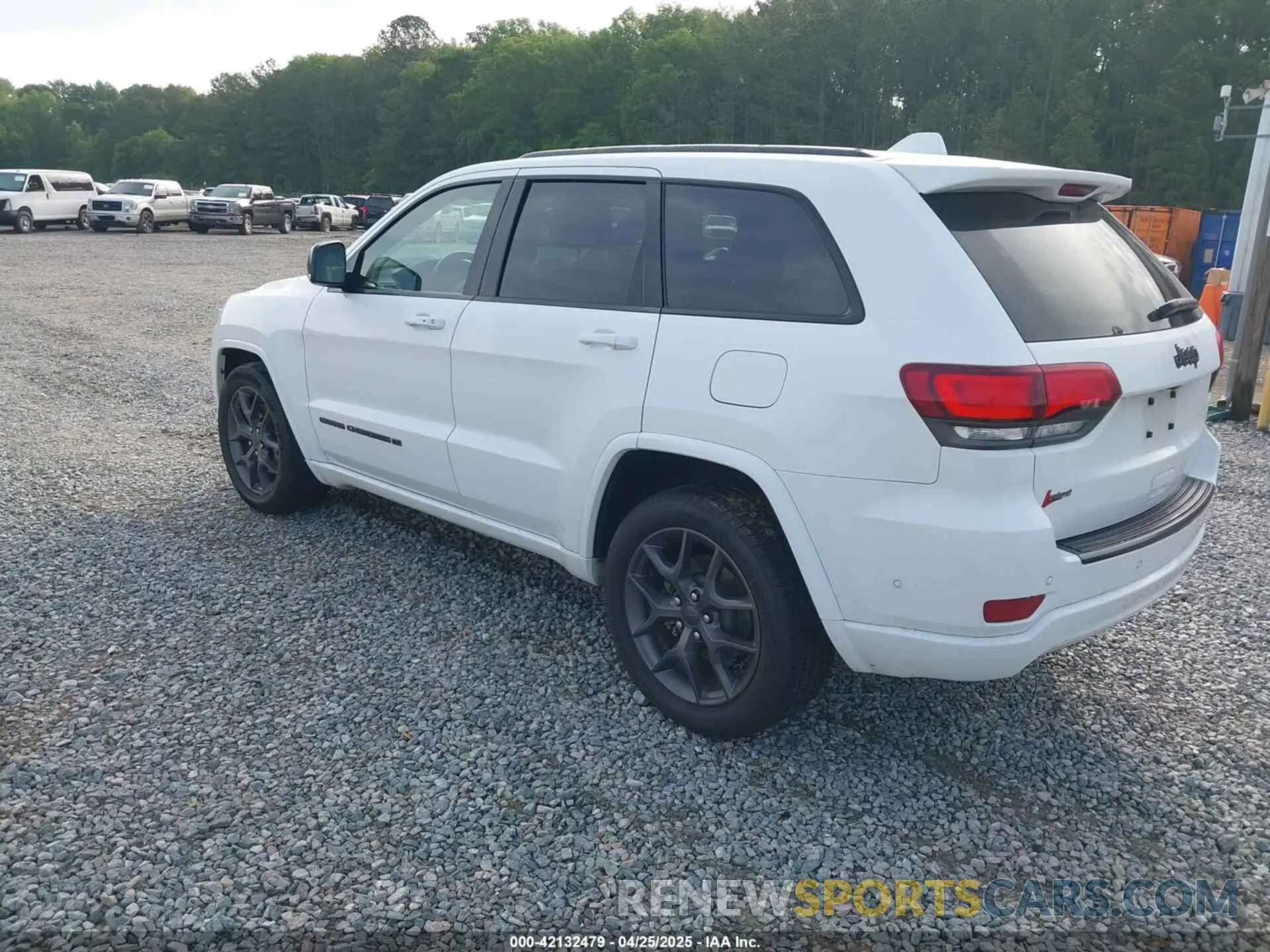 3 Photograph of a damaged car 1C4RJEBG3MC548526 JEEP GRAND CHEROKEE 2021
