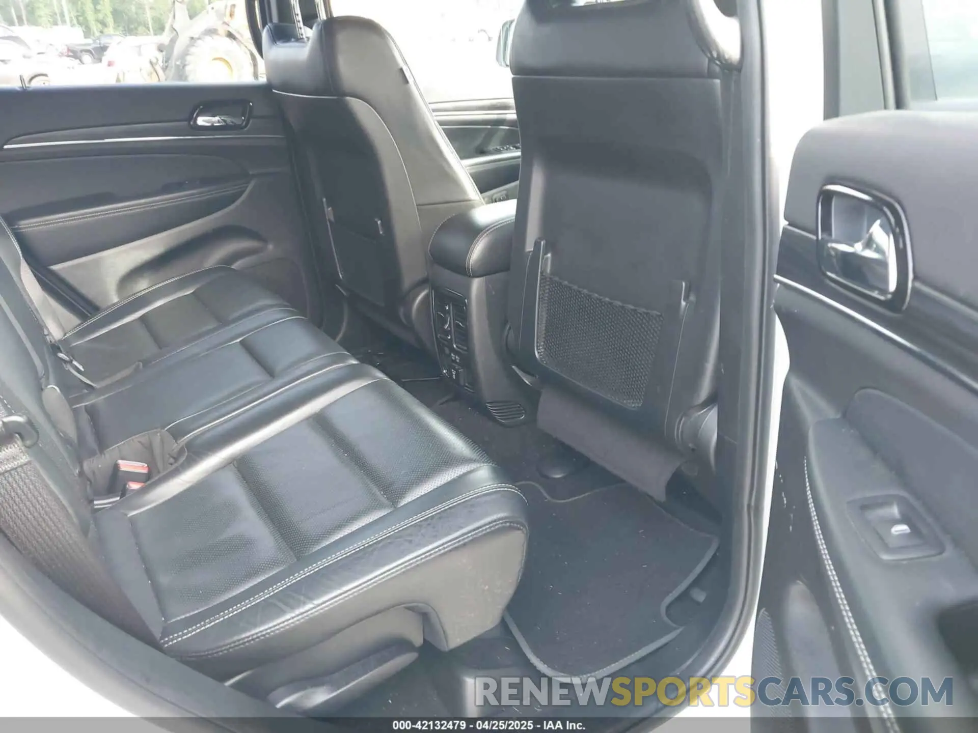 8 Photograph of a damaged car 1C4RJEBG3MC548526 JEEP GRAND CHEROKEE 2021