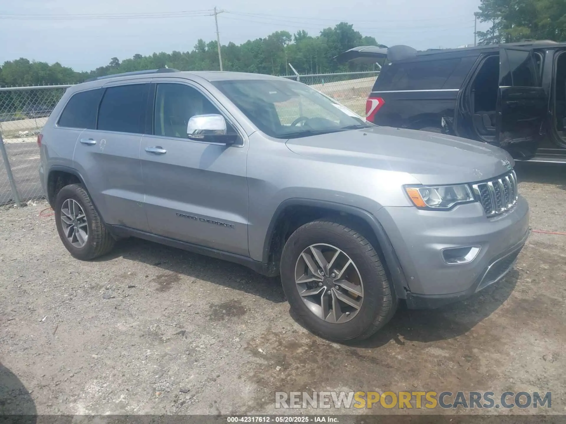 1 Photograph of a damaged car 1C4RJEBG4MC783968 JEEP GRAND CHEROKEE 2021