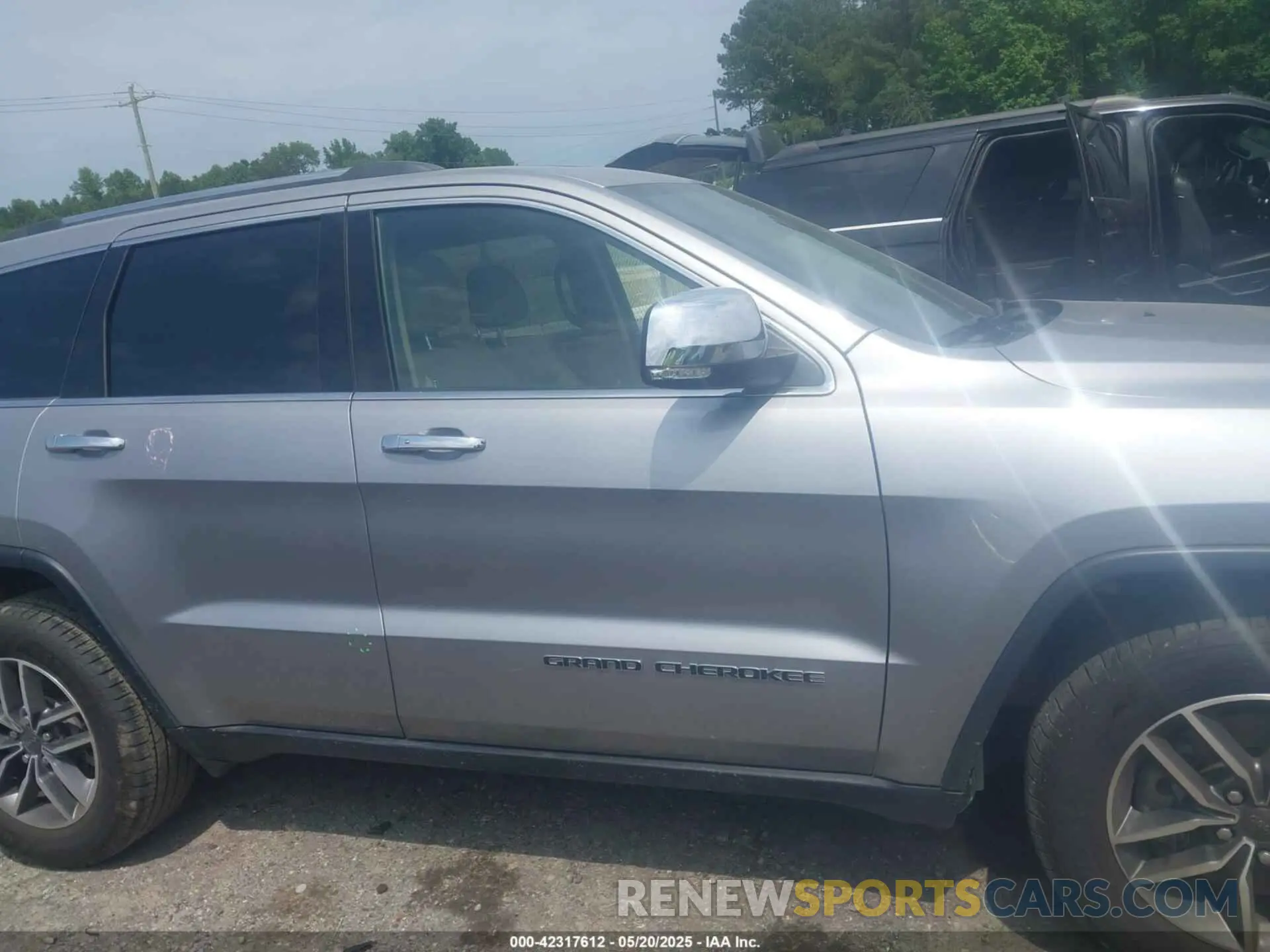 13 Photograph of a damaged car 1C4RJEBG4MC783968 JEEP GRAND CHEROKEE 2021