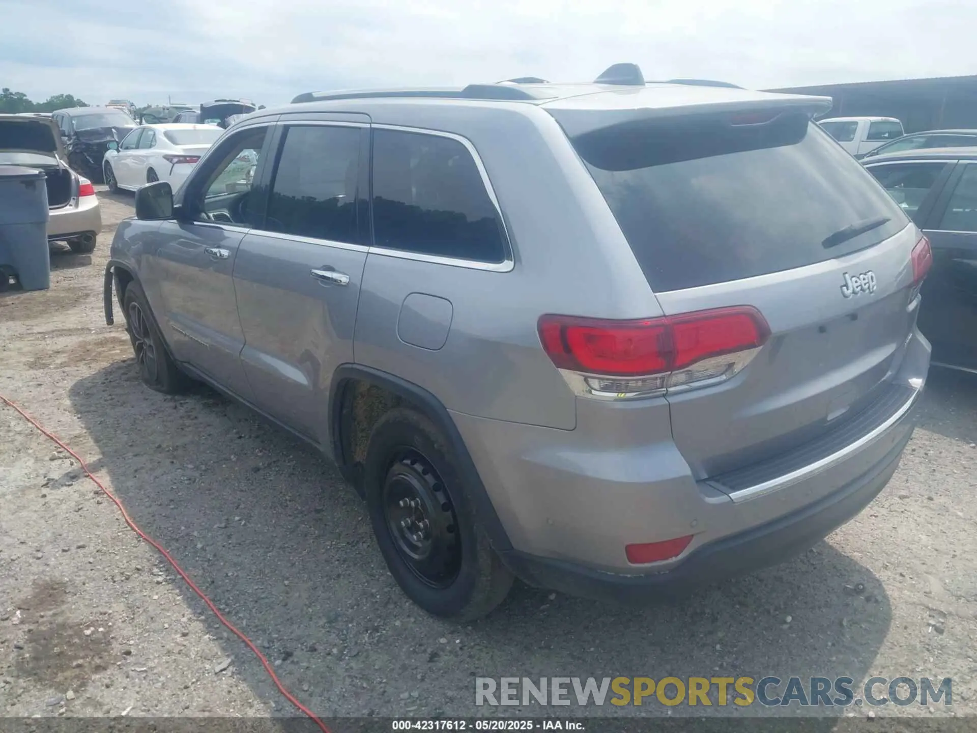 3 Photograph of a damaged car 1C4RJEBG4MC783968 JEEP GRAND CHEROKEE 2021