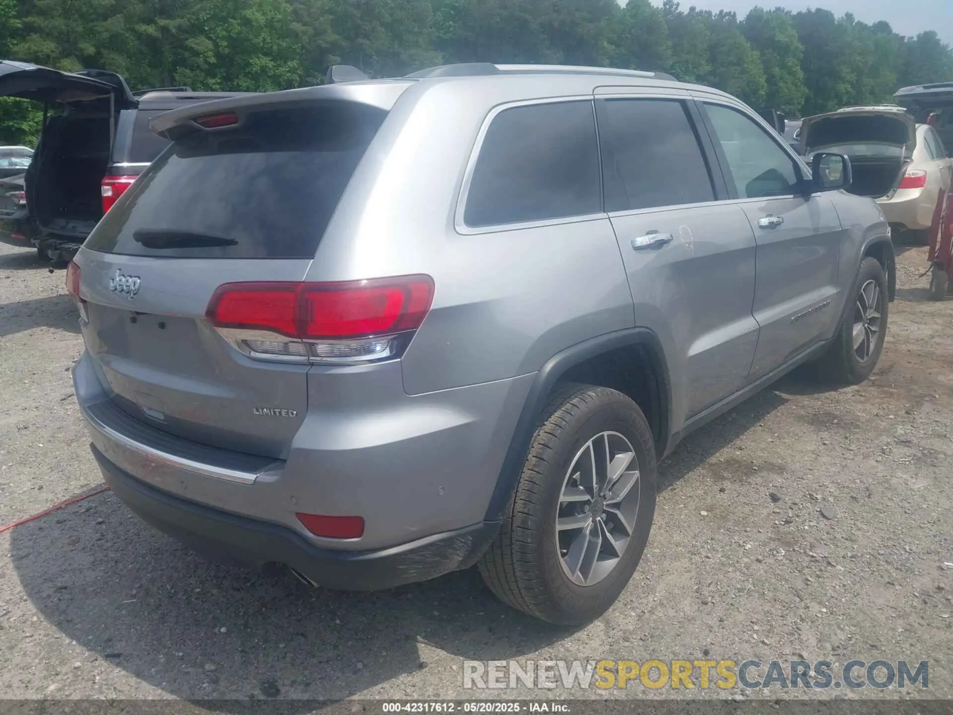 4 Photograph of a damaged car 1C4RJEBG4MC783968 JEEP GRAND CHEROKEE 2021
