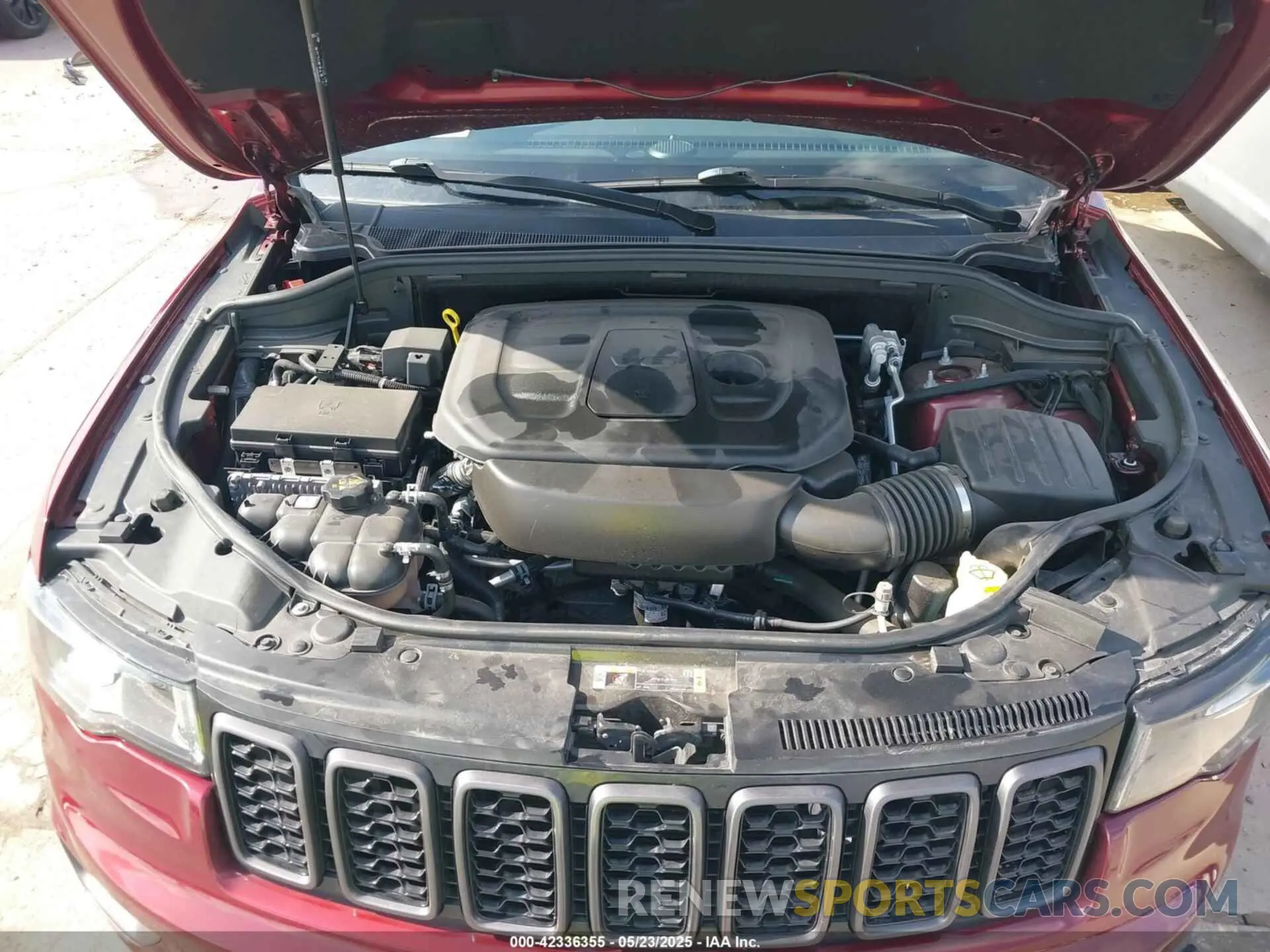 10 Photograph of a damaged car 1C4RJEBG6MC783440 JEEP GRAND CHEROKEE 2021