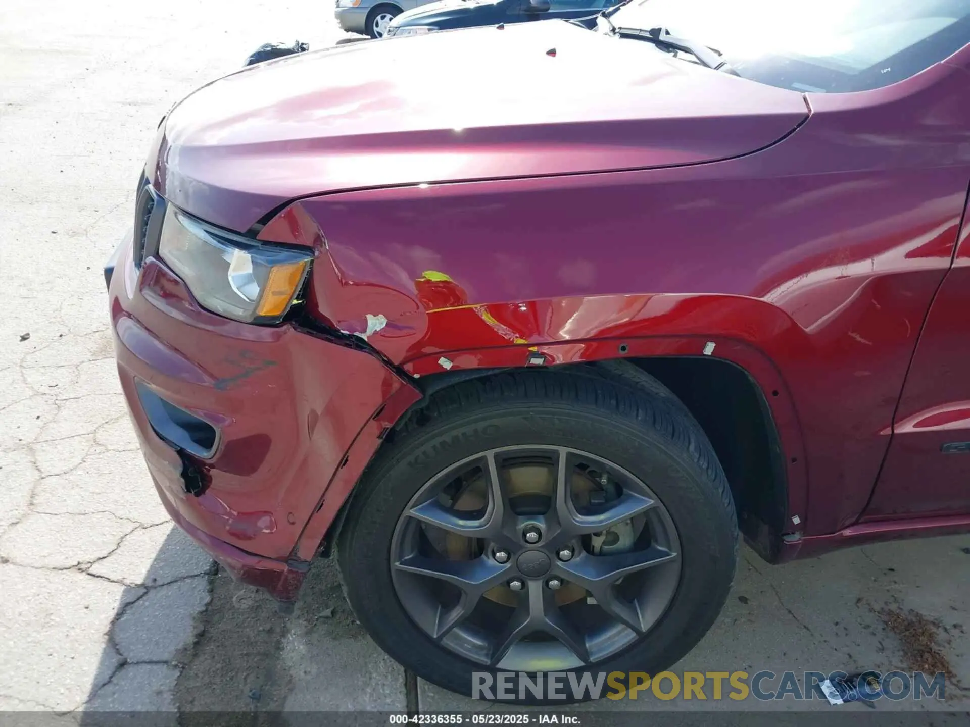 18 Photograph of a damaged car 1C4RJEBG6MC783440 JEEP GRAND CHEROKEE 2021