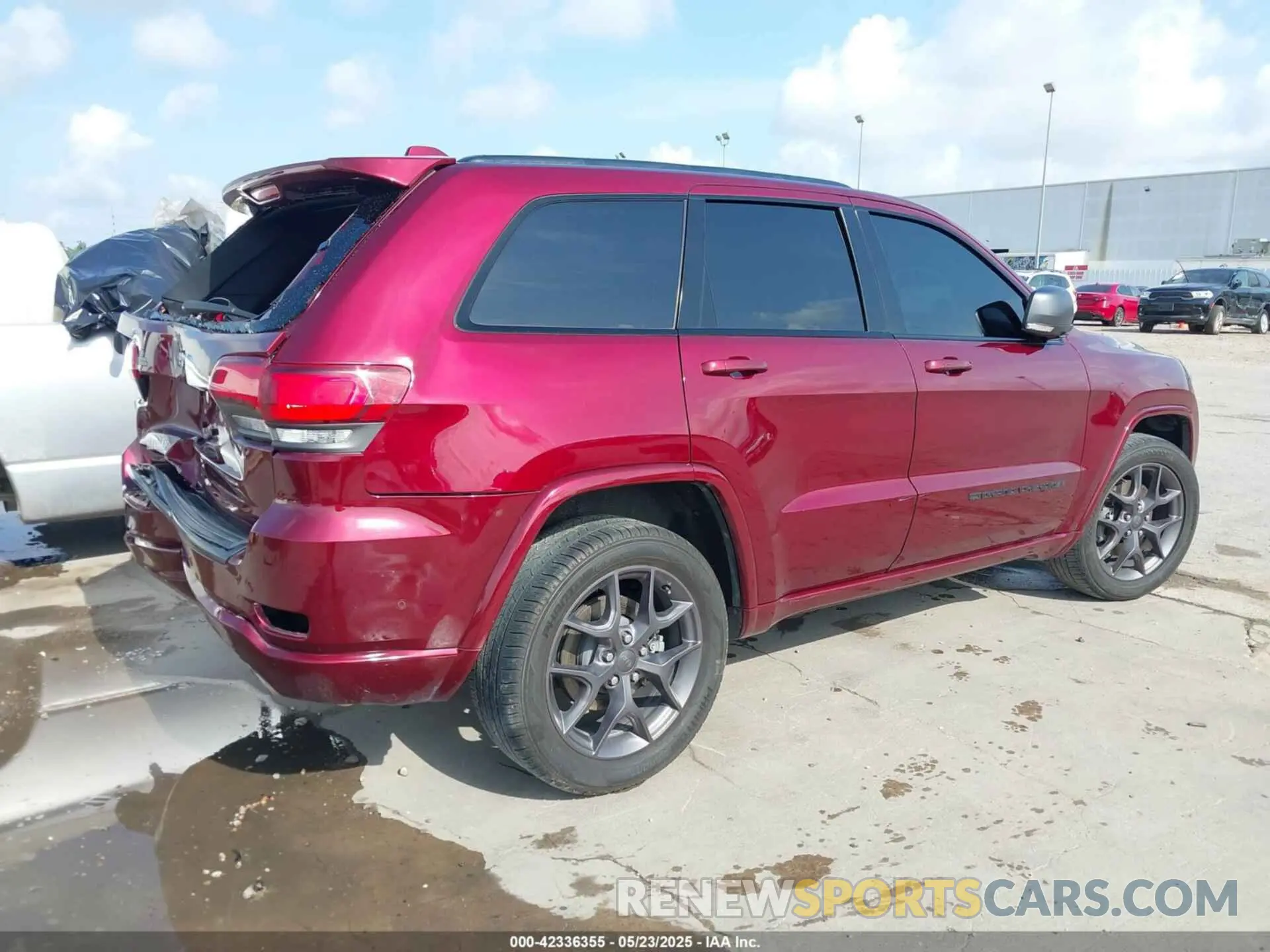 4 Photograph of a damaged car 1C4RJEBG6MC783440 JEEP GRAND CHEROKEE 2021