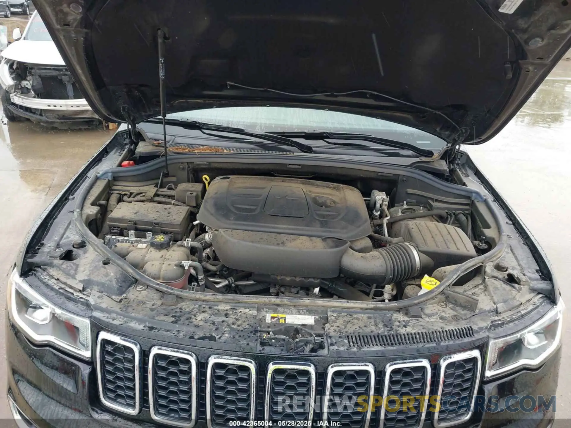 10 Photograph of a damaged car 1C4RJEBG7MC539926 JEEP GRAND CHEROKEE 2021