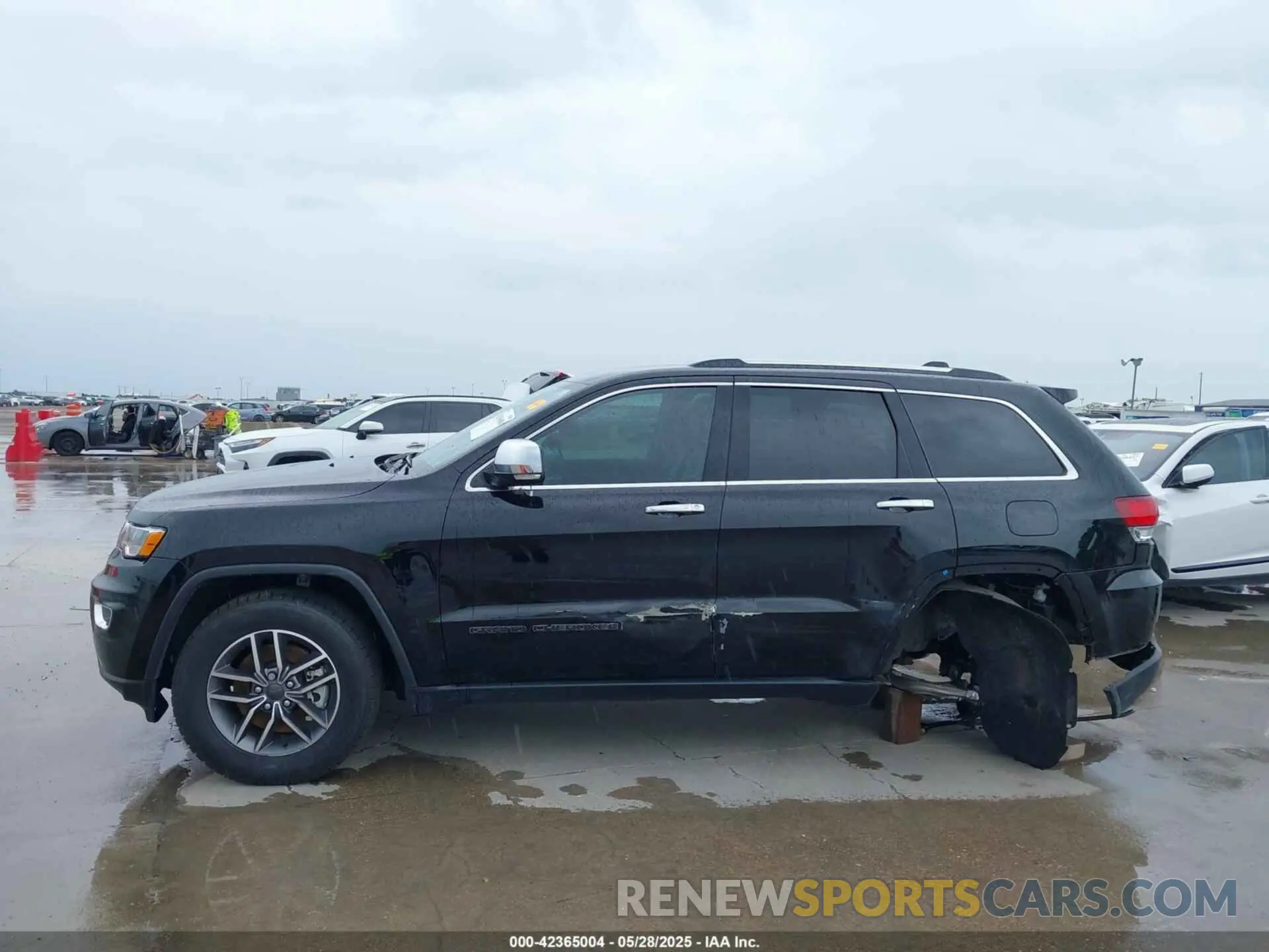 15 Photograph of a damaged car 1C4RJEBG7MC539926 JEEP GRAND CHEROKEE 2021
