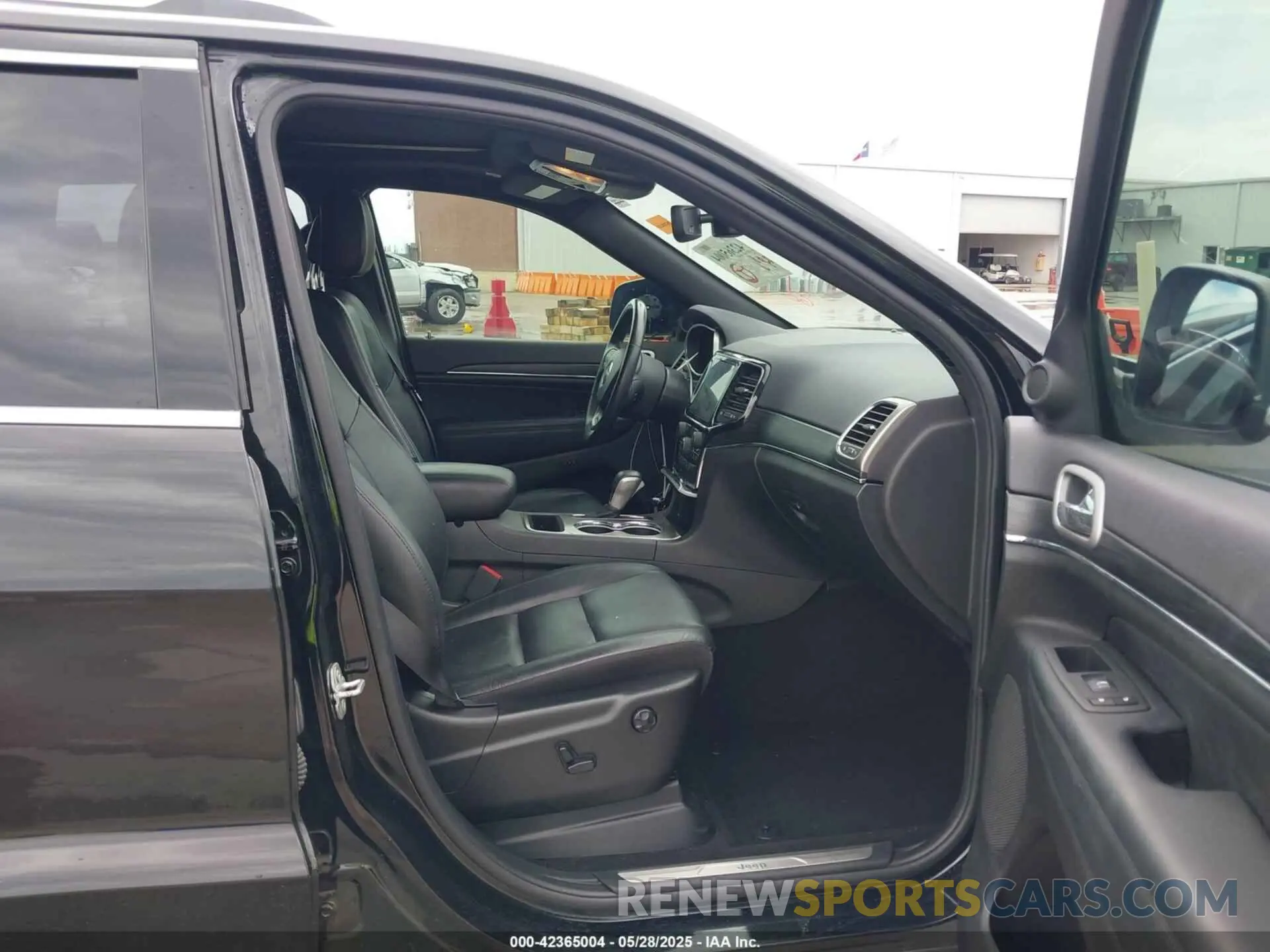 5 Photograph of a damaged car 1C4RJEBG7MC539926 JEEP GRAND CHEROKEE 2021
