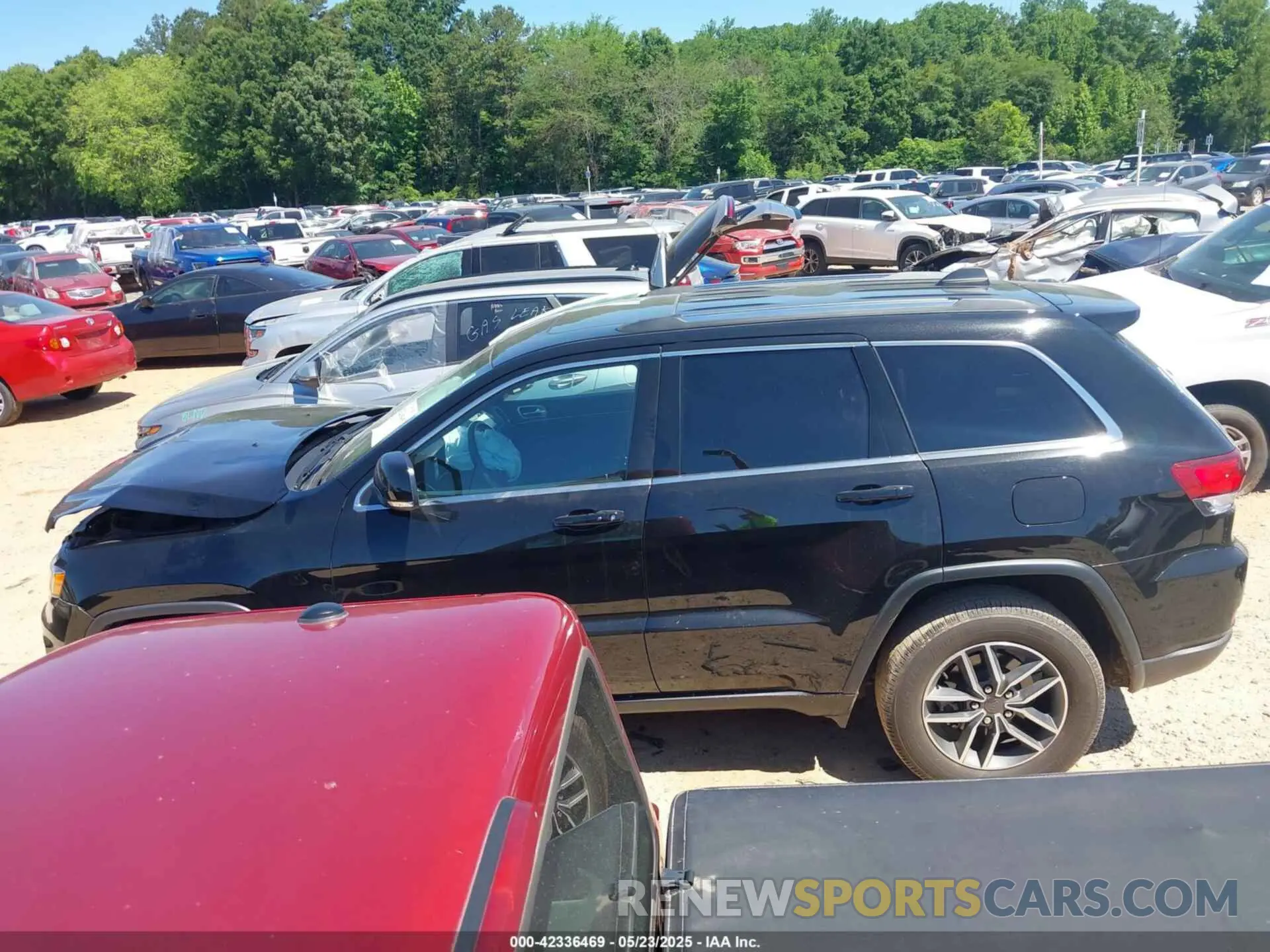 14 Photograph of a damaged car 1C4RJEBG8MC874113 JEEP GRAND CHEROKEE 2021