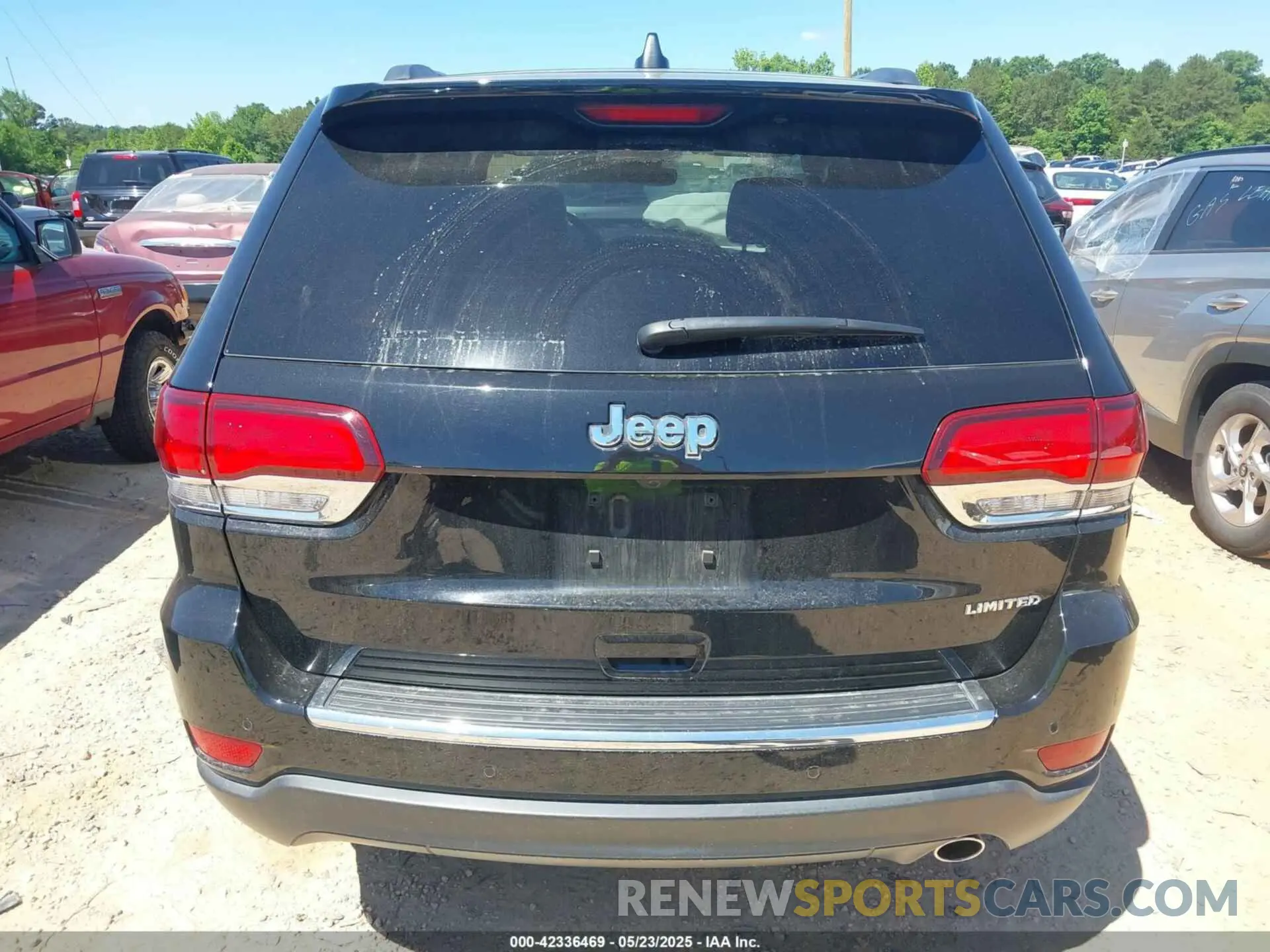 16 Photograph of a damaged car 1C4RJEBG8MC874113 JEEP GRAND CHEROKEE 2021