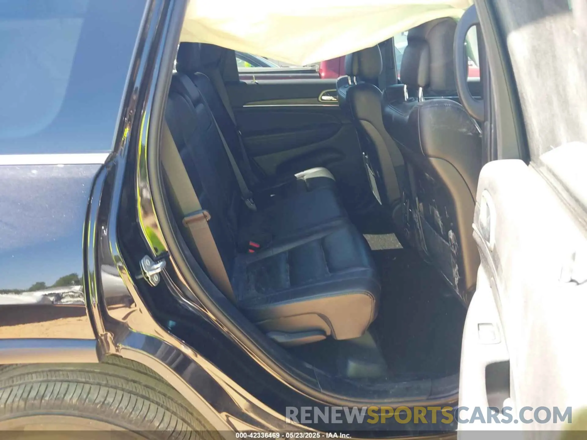 8 Photograph of a damaged car 1C4RJEBG8MC874113 JEEP GRAND CHEROKEE 2021