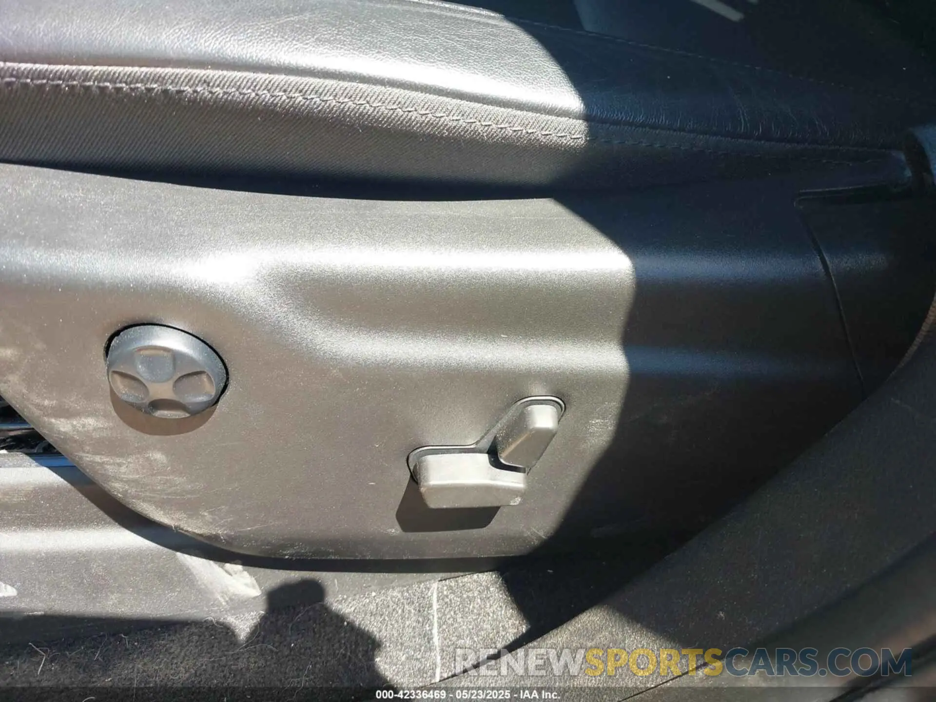 9 Photograph of a damaged car 1C4RJEBG8MC874113 JEEP GRAND CHEROKEE 2021
