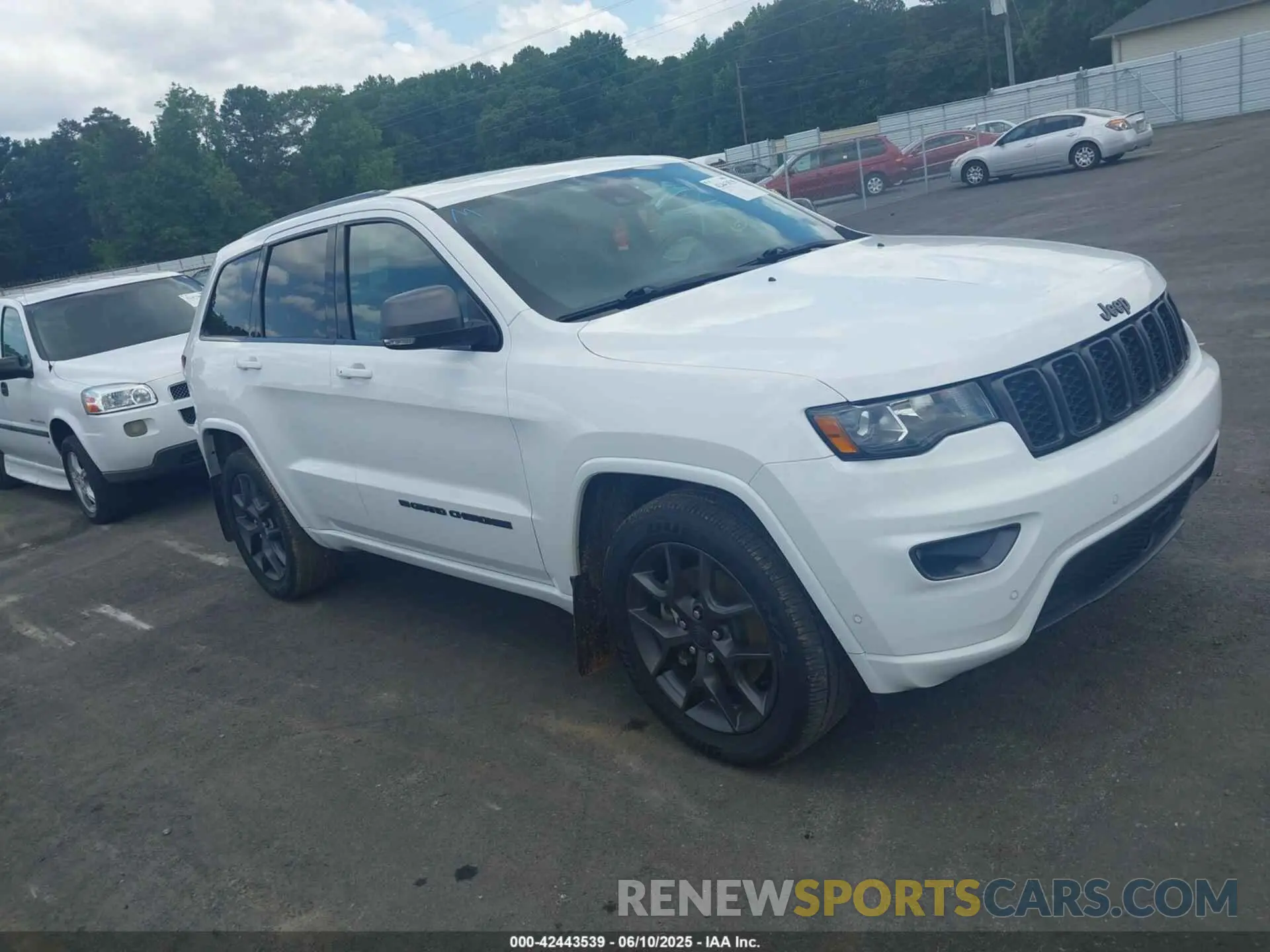 1 Photograph of a damaged car 1C4RJEBG9MC517295 JEEP GRAND CHEROKEE 2021