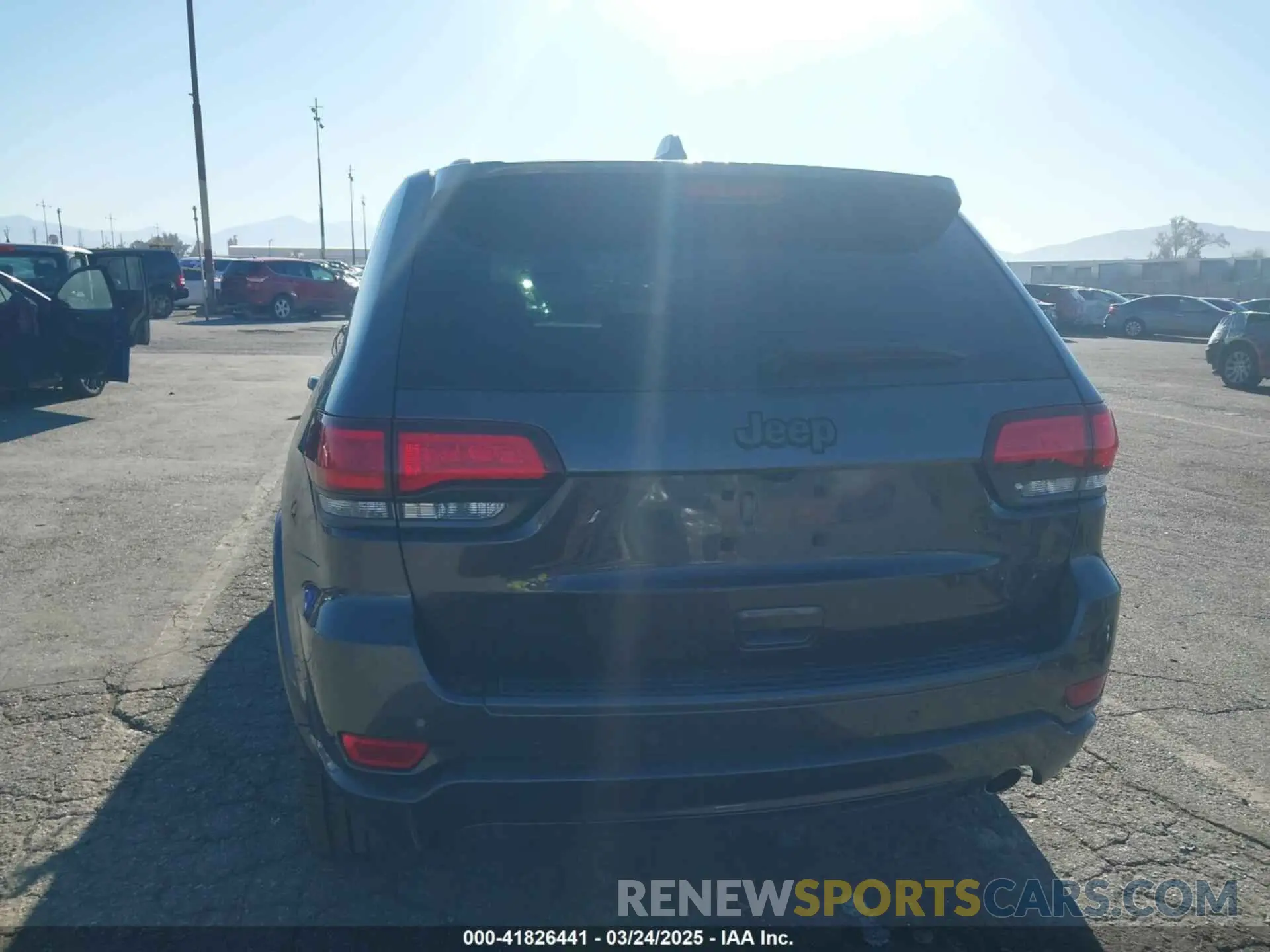 17 Photograph of a damaged car 1C4RJEBGXMC511179 JEEP GRAND CHEROKEE 2021
