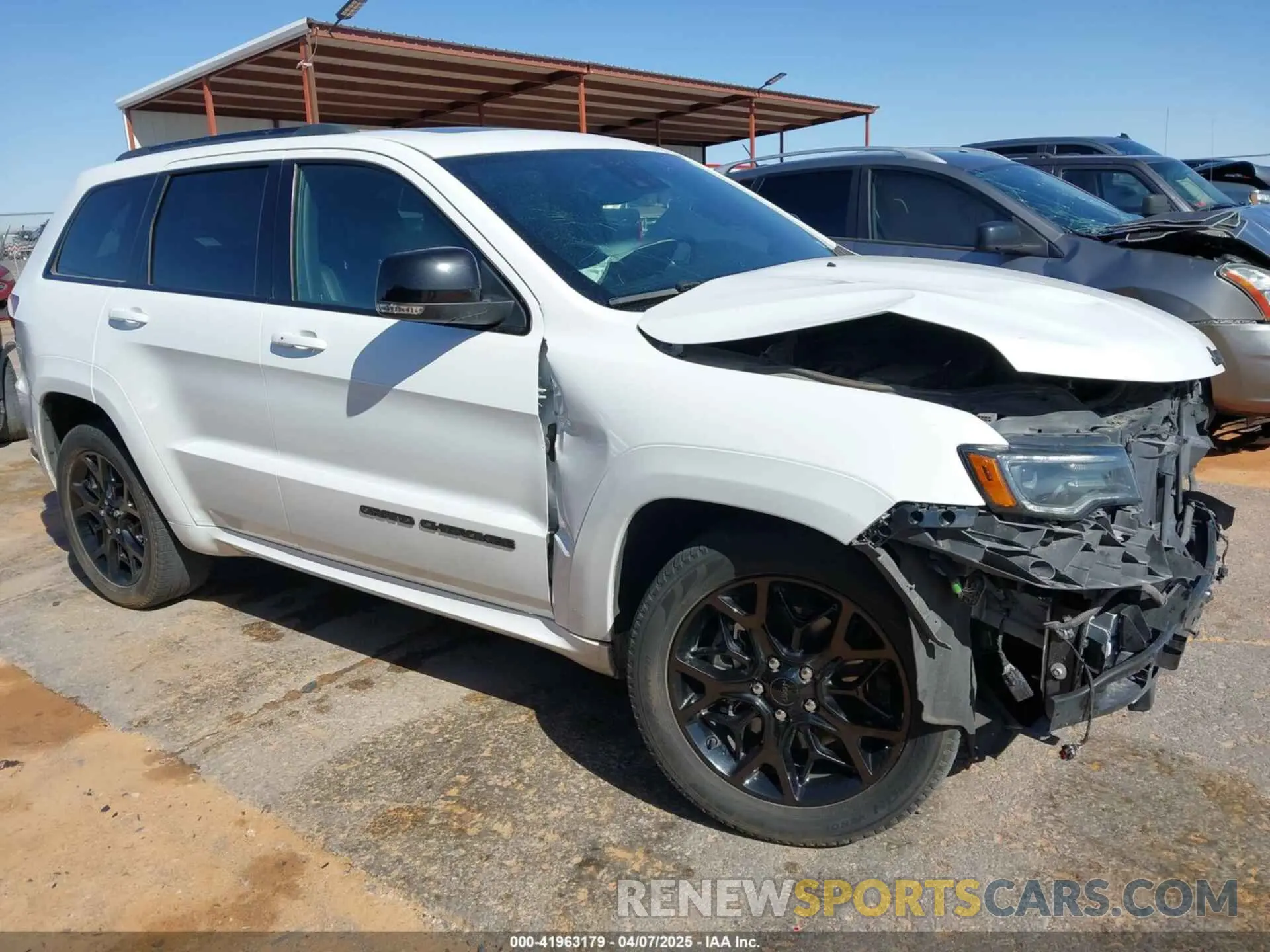 14 Photograph of a damaged car 1C4RJEBGXMC680814 JEEP GRAND CHEROKEE 2021