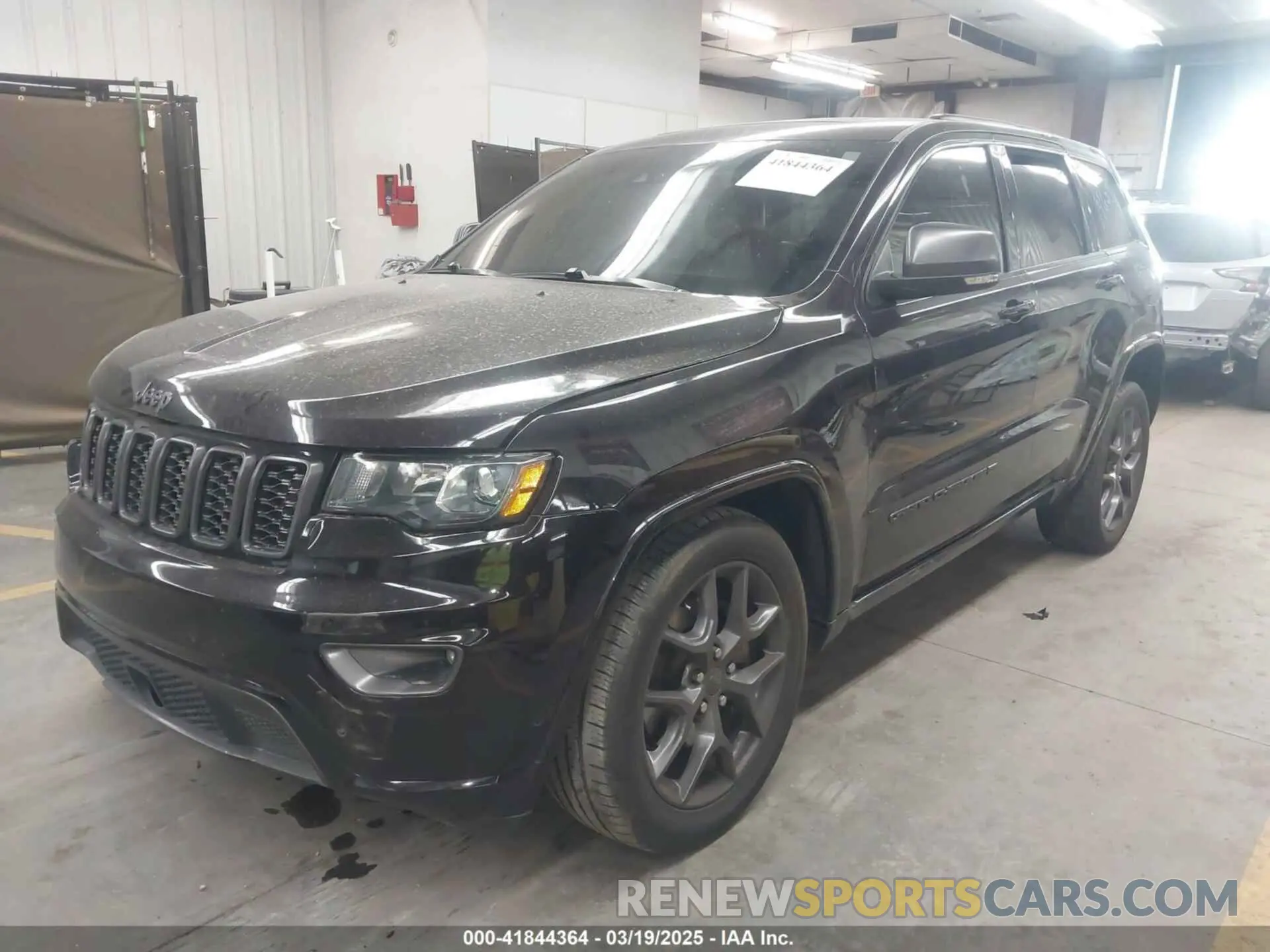 2 Photograph of a damaged car 1C4RJEBGXMC760324 JEEP GRAND CHEROKEE 2021