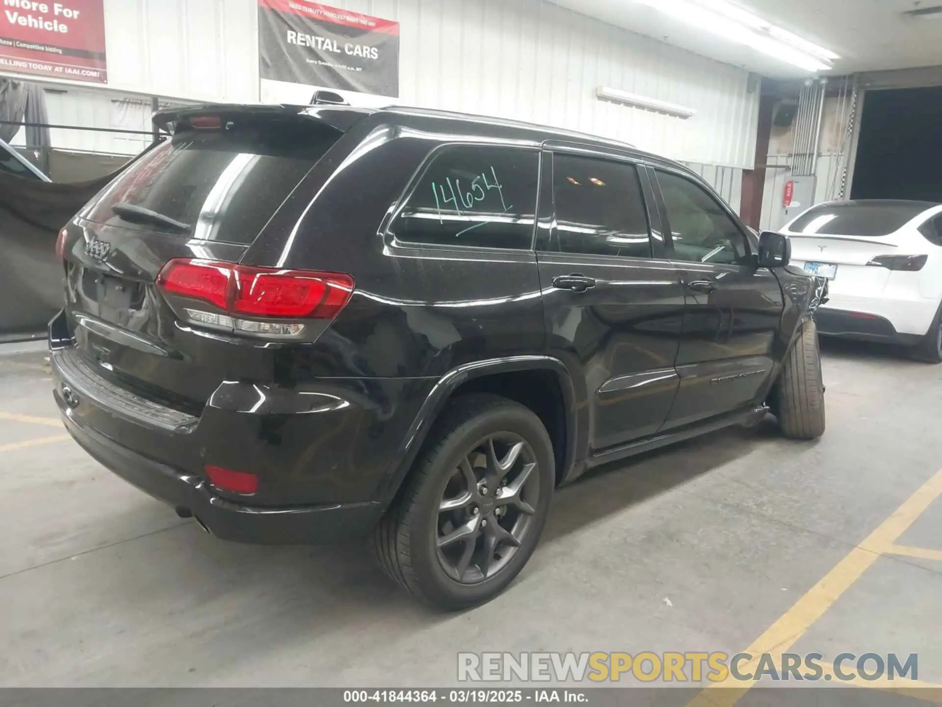 4 Photograph of a damaged car 1C4RJEBGXMC760324 JEEP GRAND CHEROKEE 2021