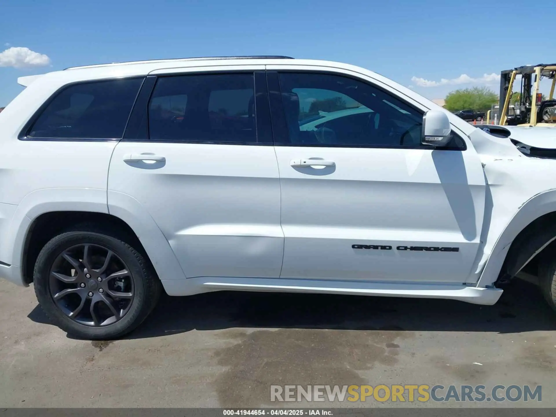 14 Photograph of a damaged car 1C4RJECG9MC712408 JEEP GRAND CHEROKEE 2021