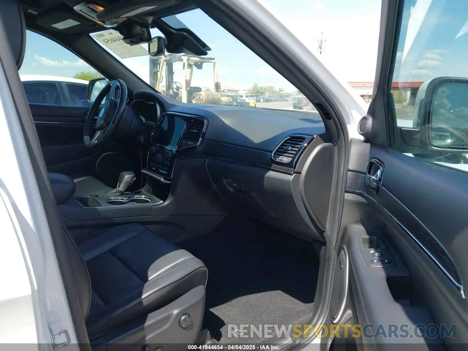 5 Photograph of a damaged car 1C4RJECG9MC712408 JEEP GRAND CHEROKEE 2021