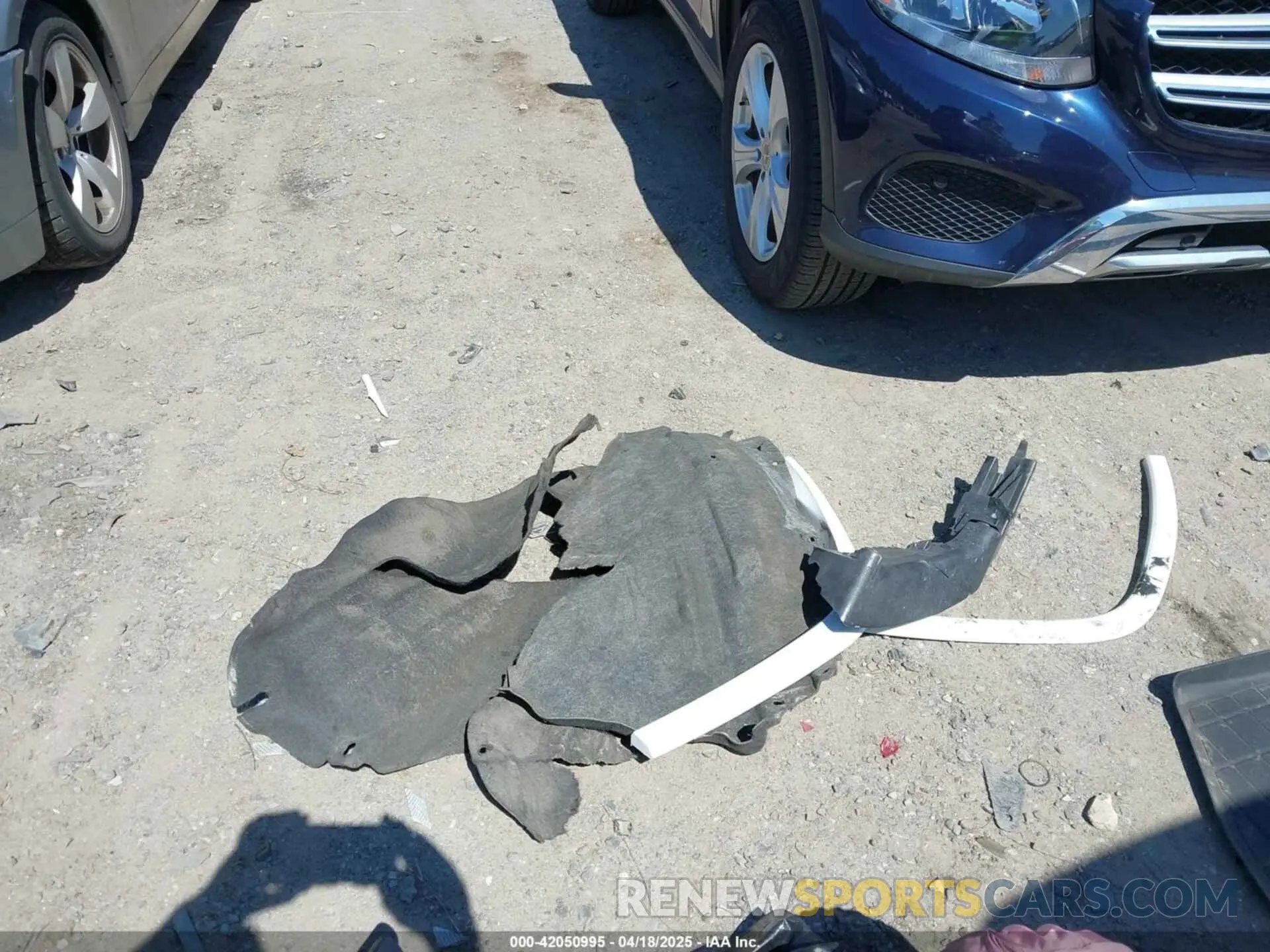 12 Photograph of a damaged car 1C4RJFAG0MC856308 JEEP GRAND CHEROKEE 2021