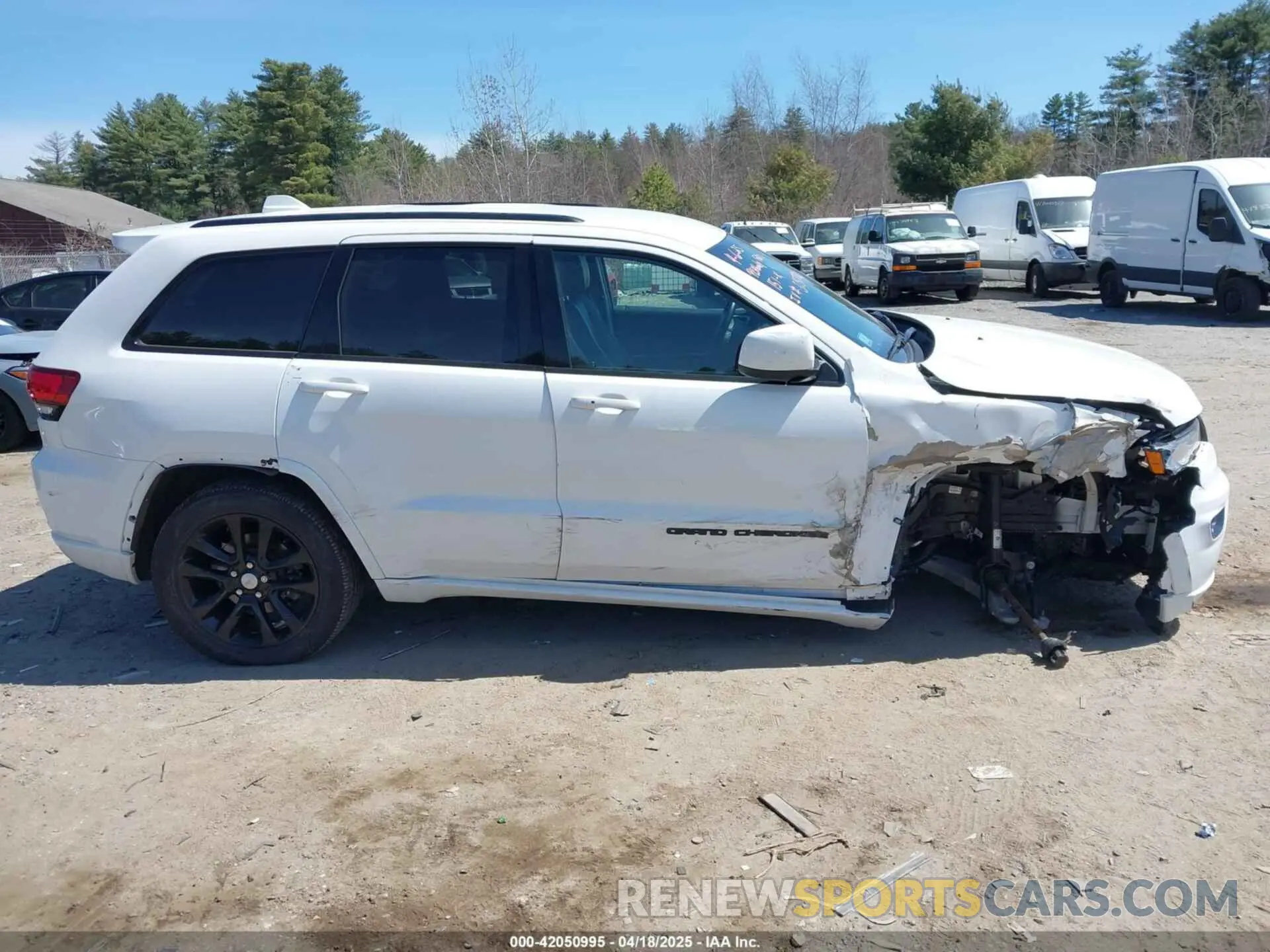 14 Photograph of a damaged car 1C4RJFAG0MC856308 JEEP GRAND CHEROKEE 2021
