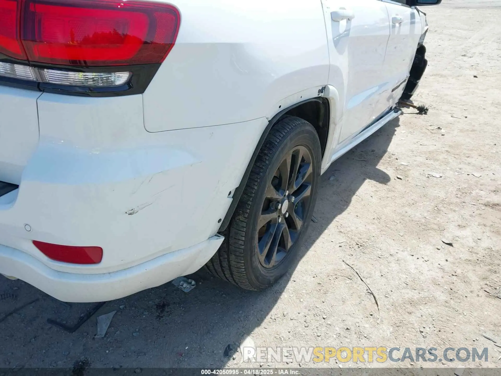 6 Photograph of a damaged car 1C4RJFAG0MC856308 JEEP GRAND CHEROKEE 2021