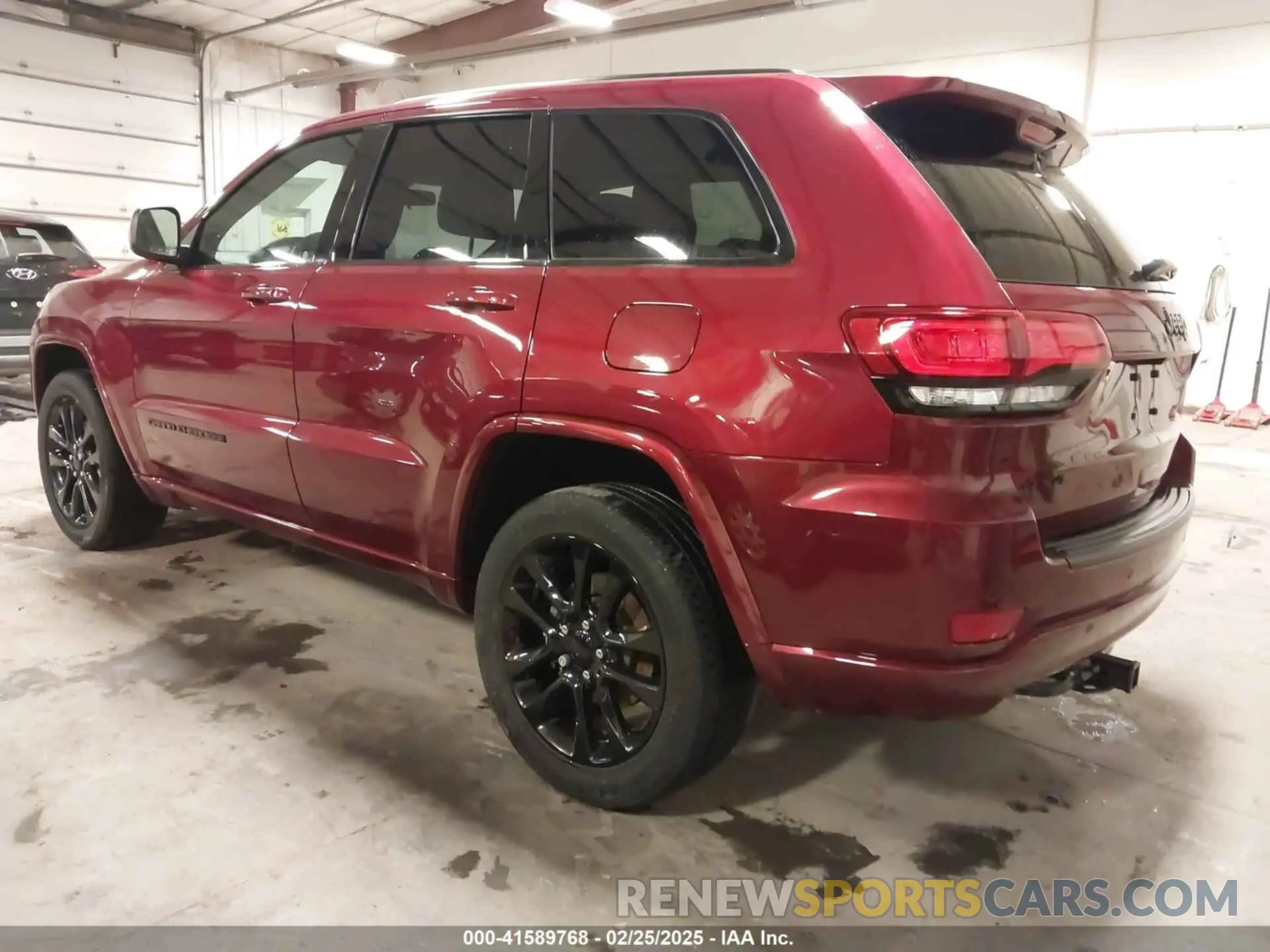3 Photograph of a damaged car 1C4RJFAG1MC583539 JEEP GRAND CHEROKEE 2021