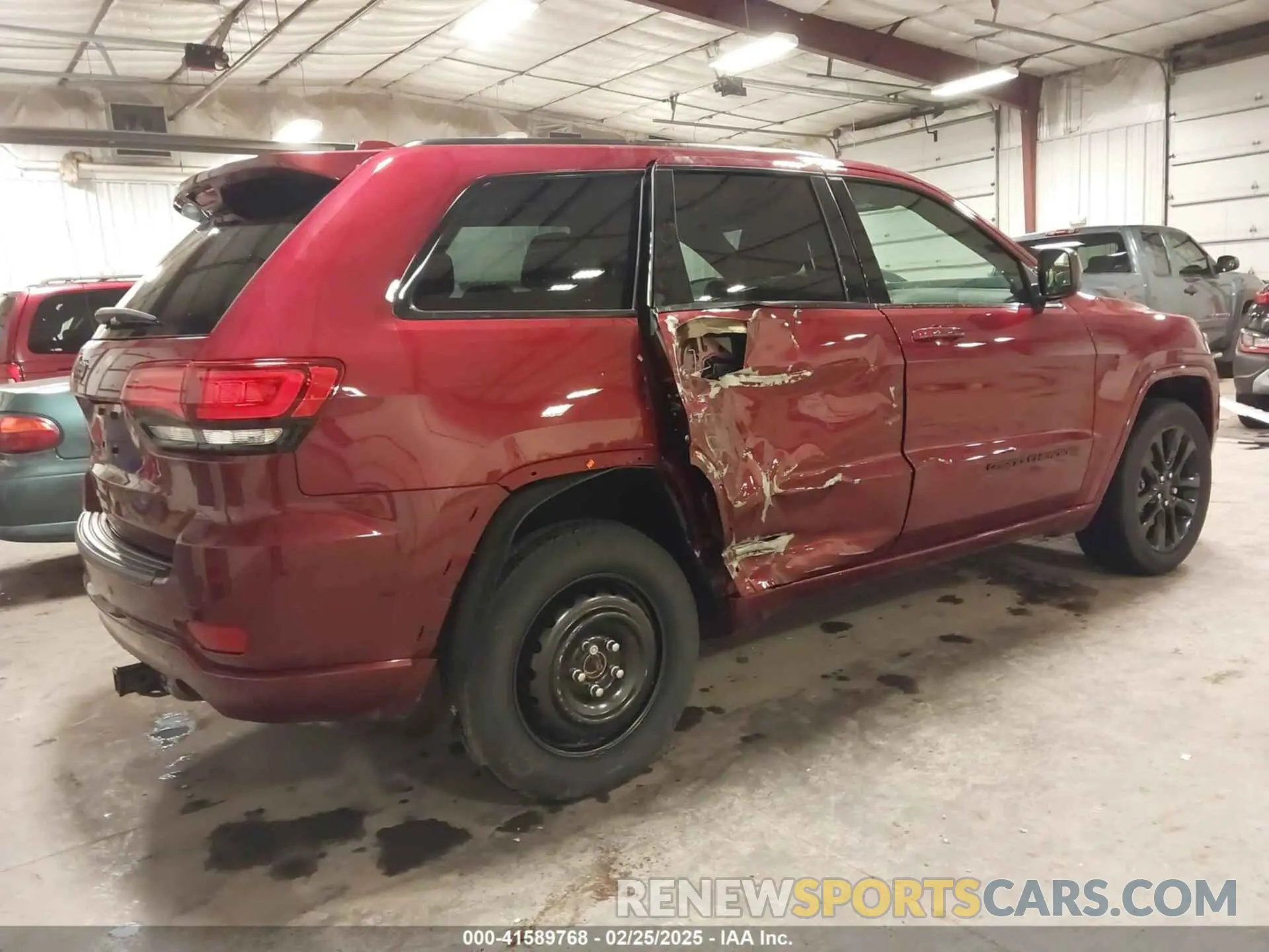 4 Photograph of a damaged car 1C4RJFAG1MC583539 JEEP GRAND CHEROKEE 2021
