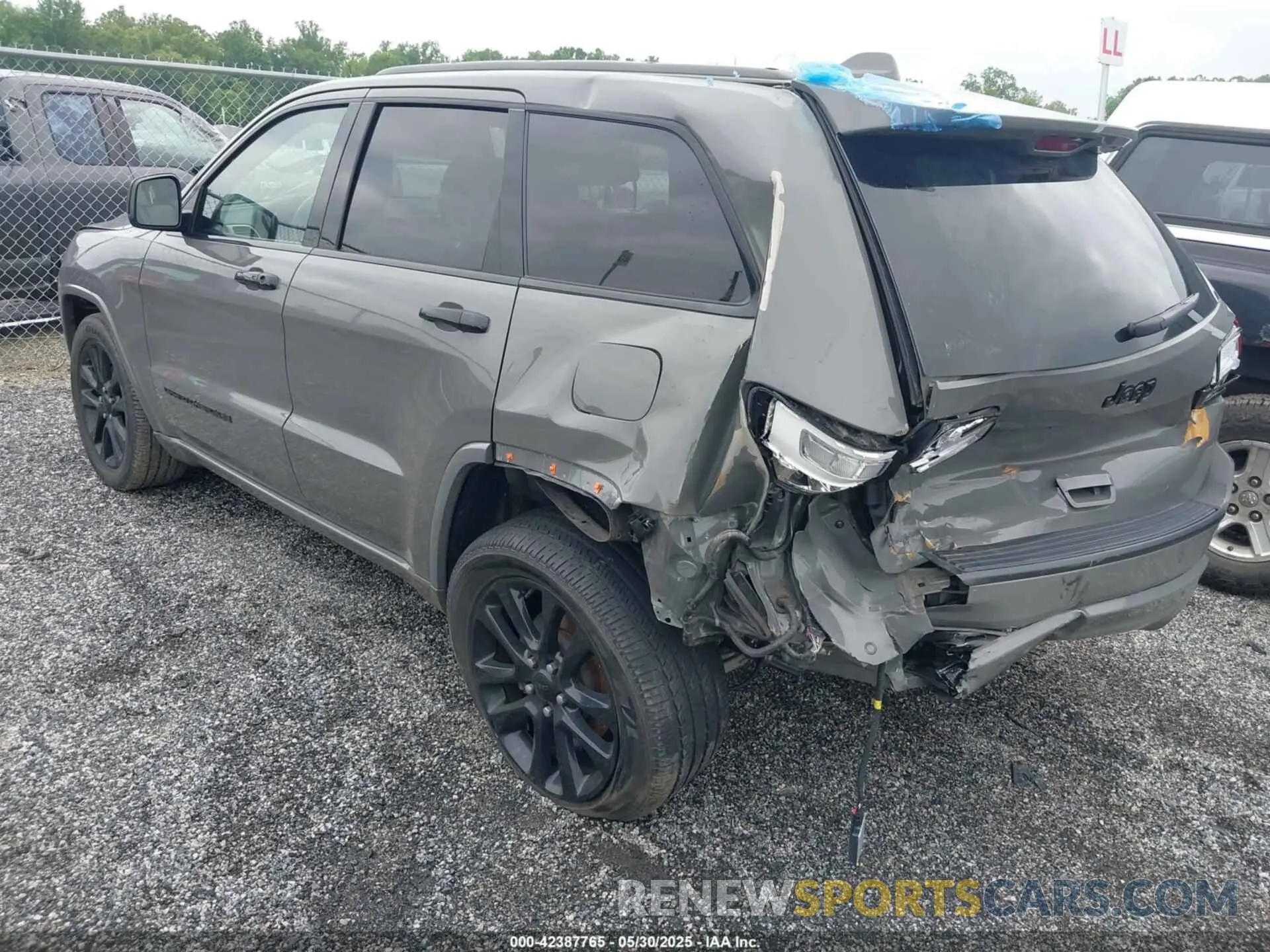 3 Photograph of a damaged car 1C4RJFAG1MC655503 JEEP GRAND CHEROKEE 2021