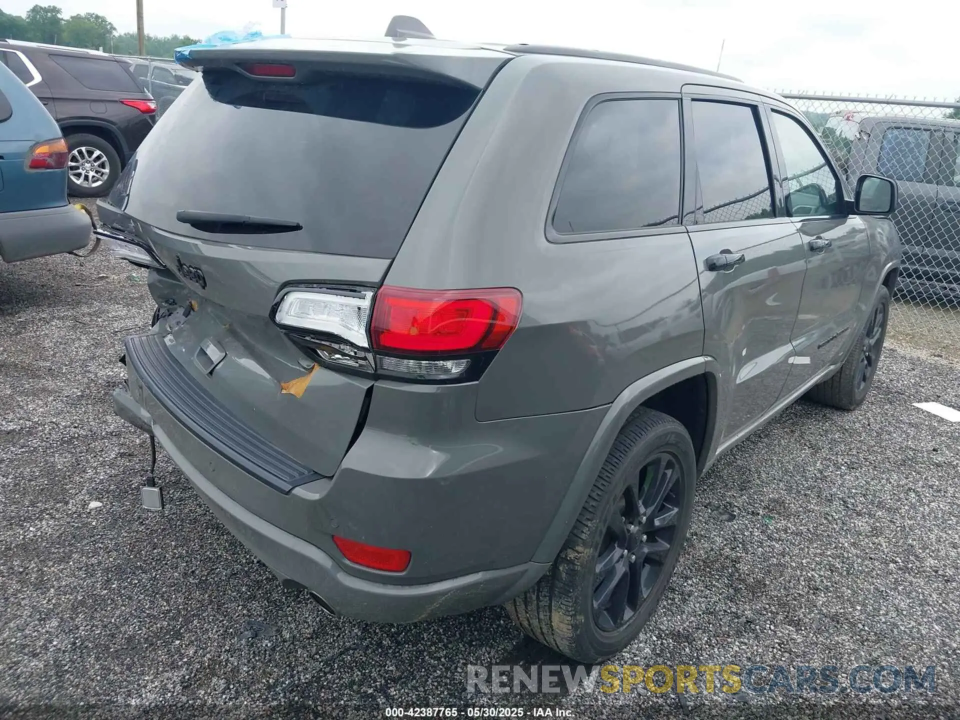 4 Photograph of a damaged car 1C4RJFAG1MC655503 JEEP GRAND CHEROKEE 2021