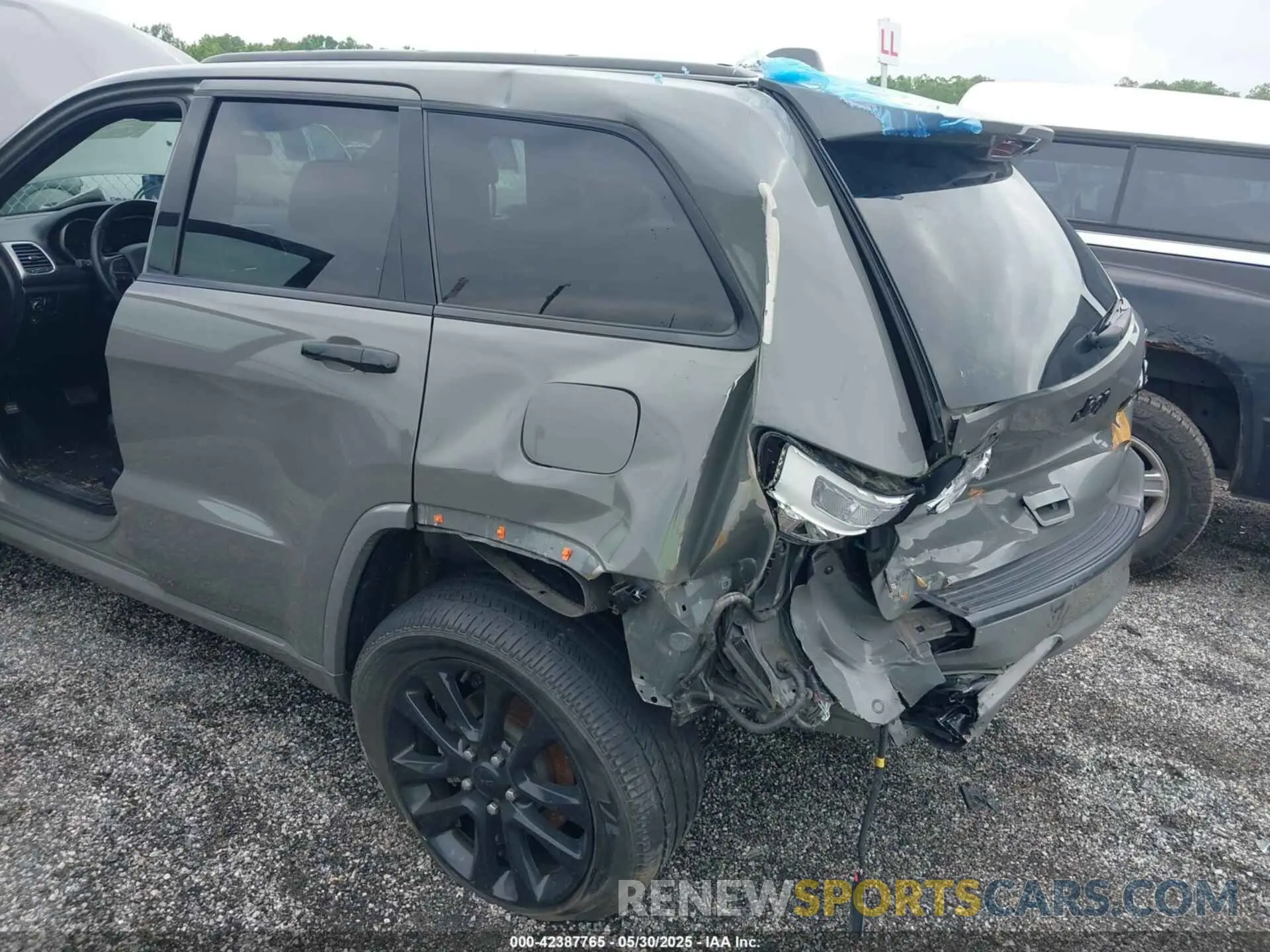 6 Photograph of a damaged car 1C4RJFAG1MC655503 JEEP GRAND CHEROKEE 2021
