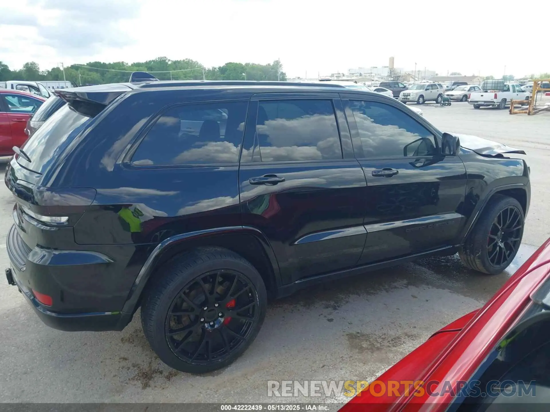 13 Photograph of a damaged car 1C4RJFAG2MC516111 JEEP GRAND CHEROKEE 2021