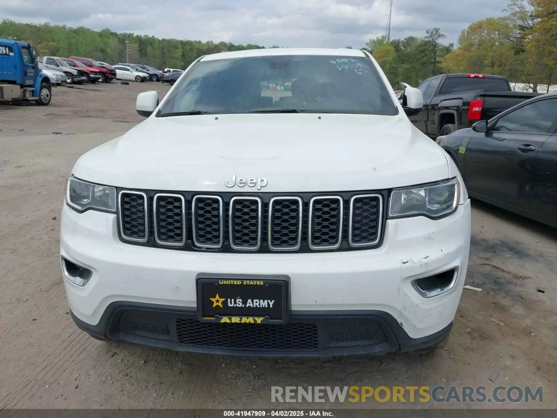 12 Photograph of a damaged car 1C4RJFAG2MC550002 JEEP GRAND CHEROKEE 2021