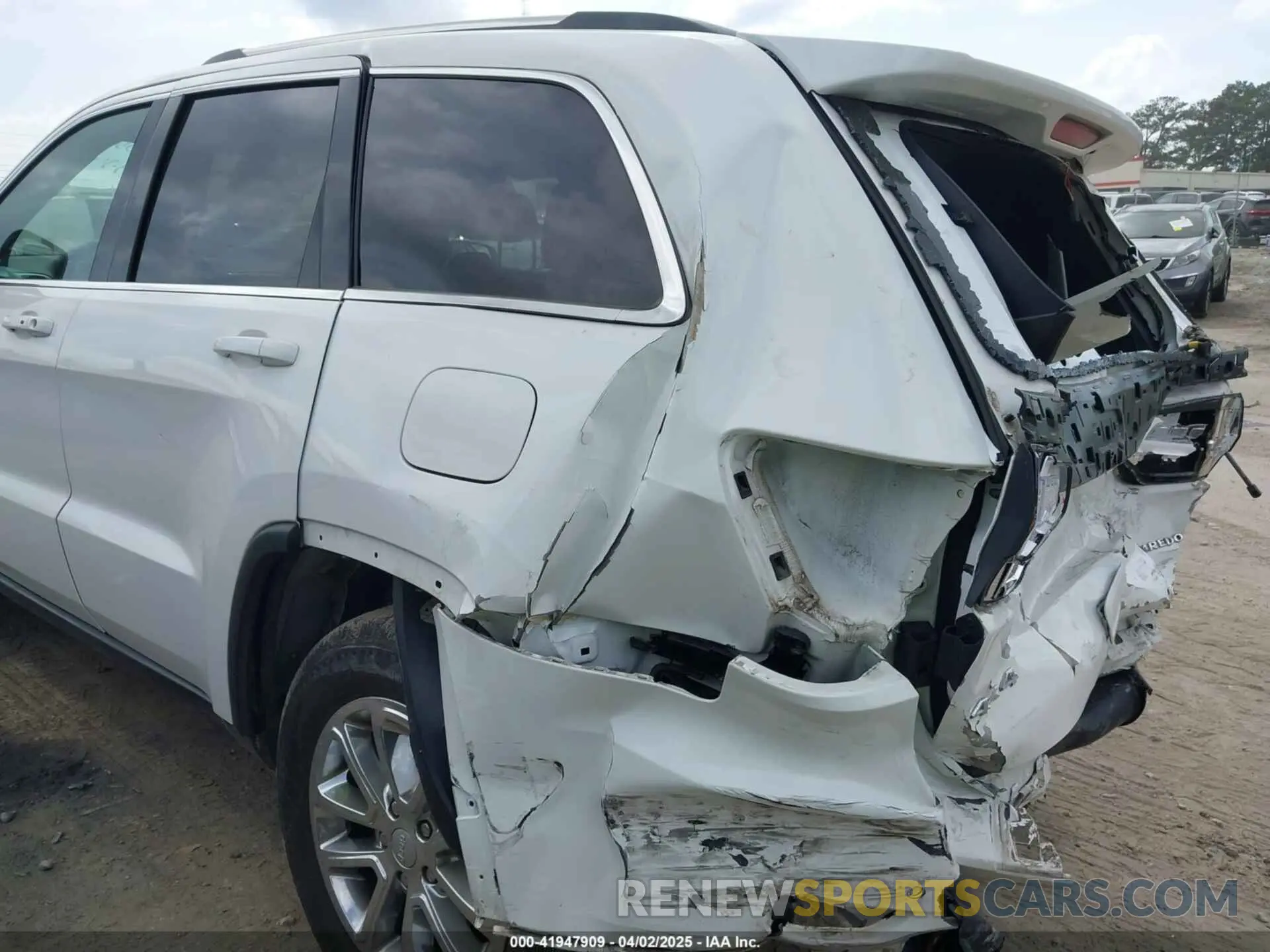 20 Photograph of a damaged car 1C4RJFAG2MC550002 JEEP GRAND CHEROKEE 2021