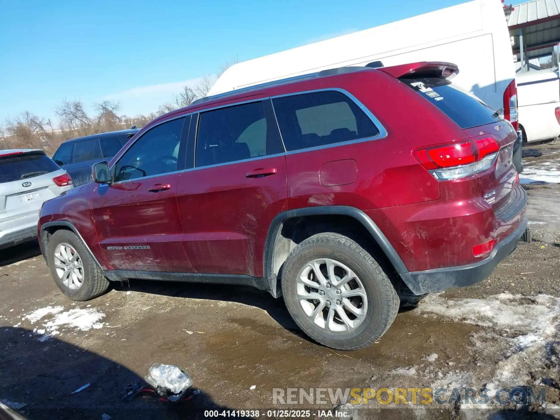 14 Photograph of a damaged car 1C4RJFAG2MC561727 JEEP GRAND CHEROKEE 2021