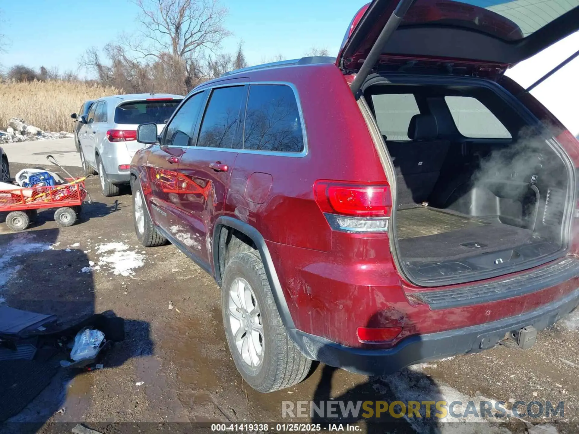 3 Photograph of a damaged car 1C4RJFAG2MC561727 JEEP GRAND CHEROKEE 2021
