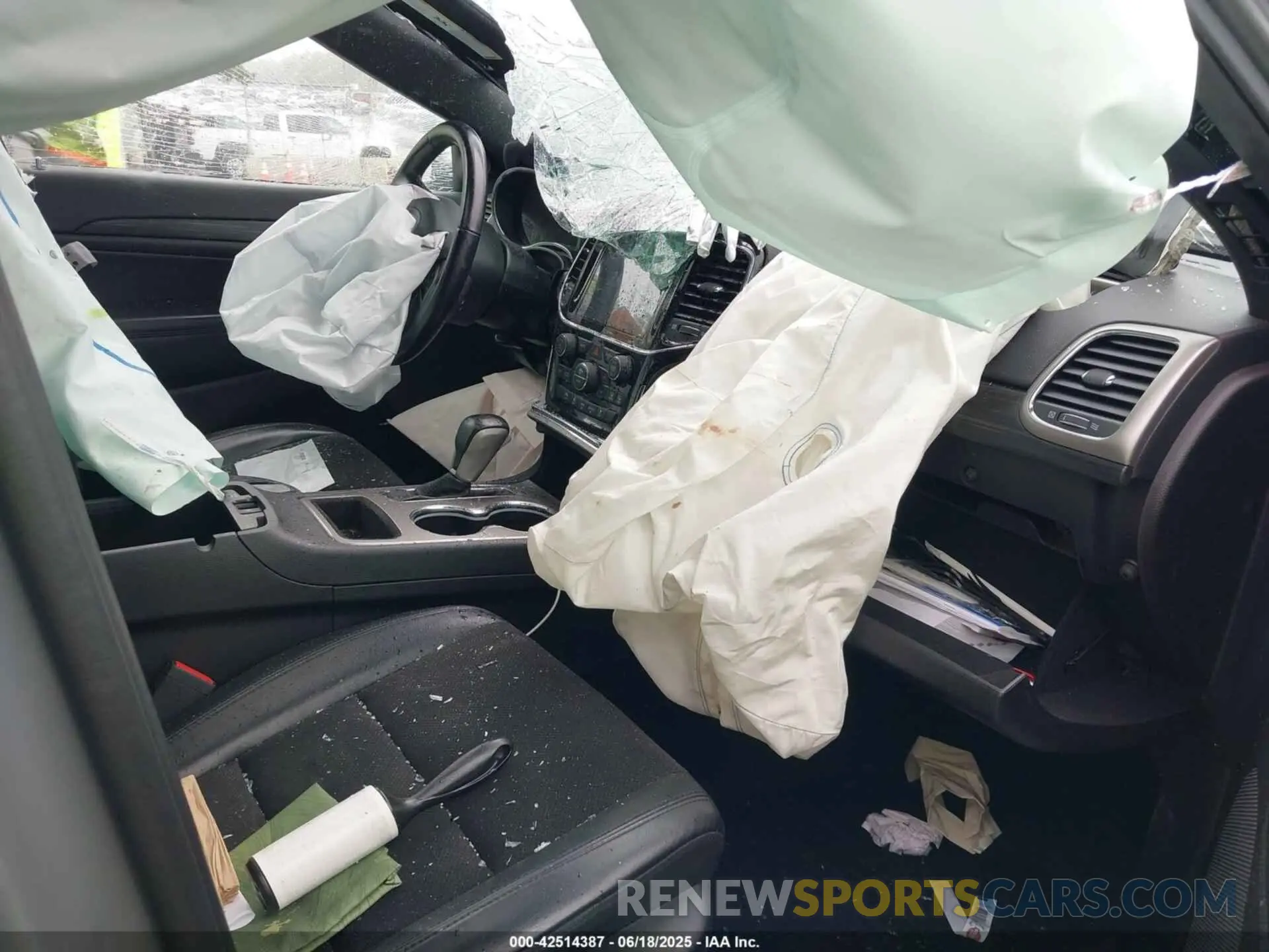 5 Photograph of a damaged car 1C4RJFAG2MC589415 JEEP GRAND CHEROKEE 2021