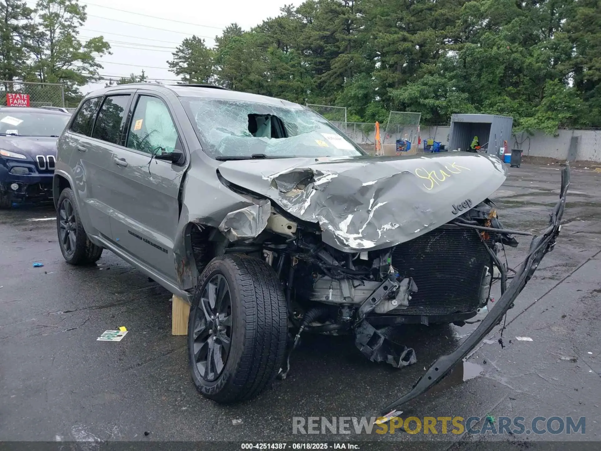6 Photograph of a damaged car 1C4RJFAG2MC589415 JEEP GRAND CHEROKEE 2021