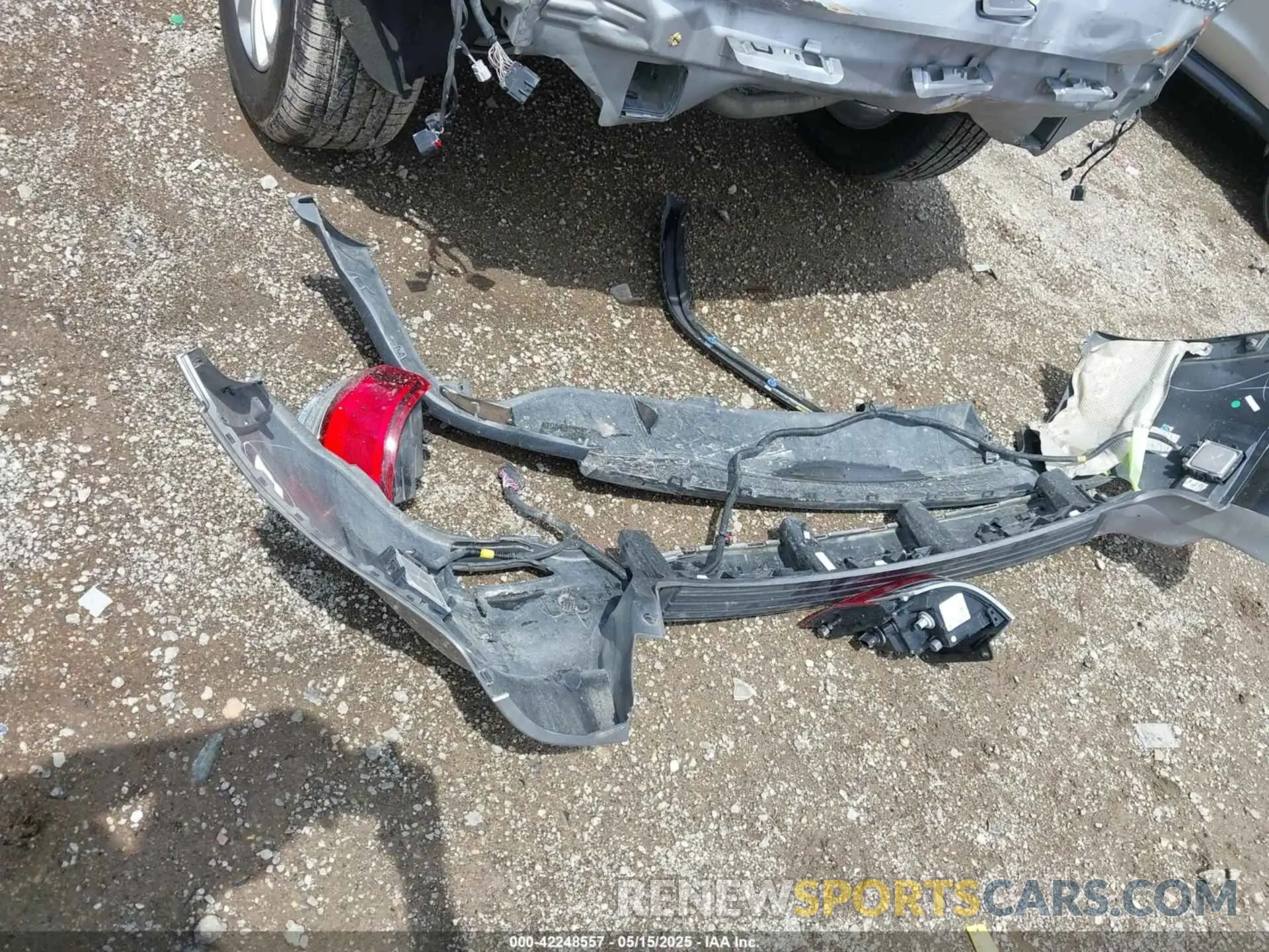 12 Photograph of a damaged car 1C4RJFAG3MC503724 JEEP GRAND CHEROKEE 2021
