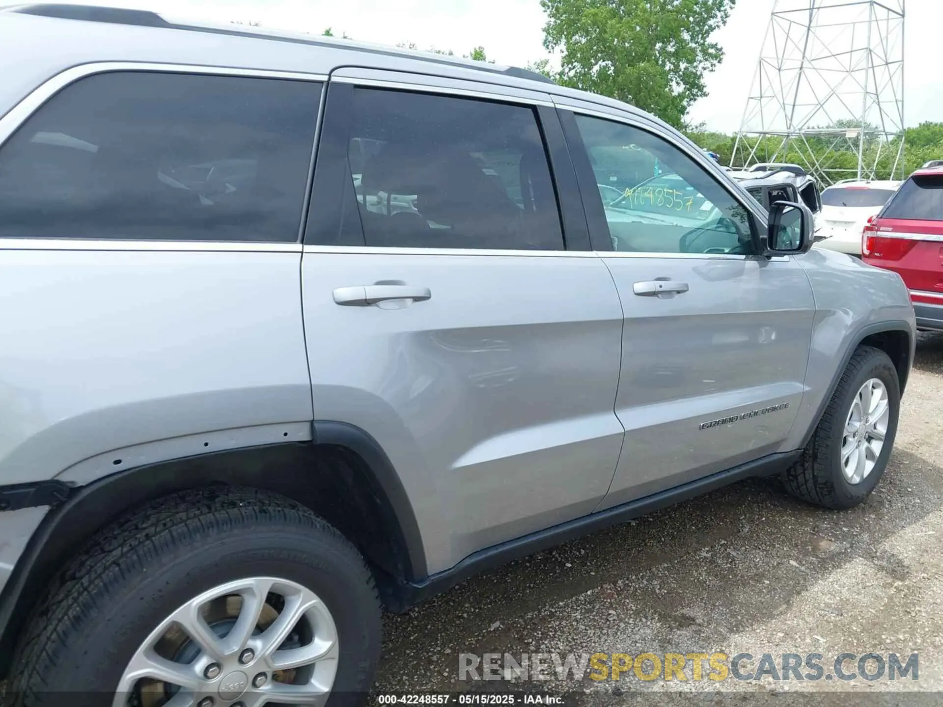 14 Photograph of a damaged car 1C4RJFAG3MC503724 JEEP GRAND CHEROKEE 2021
