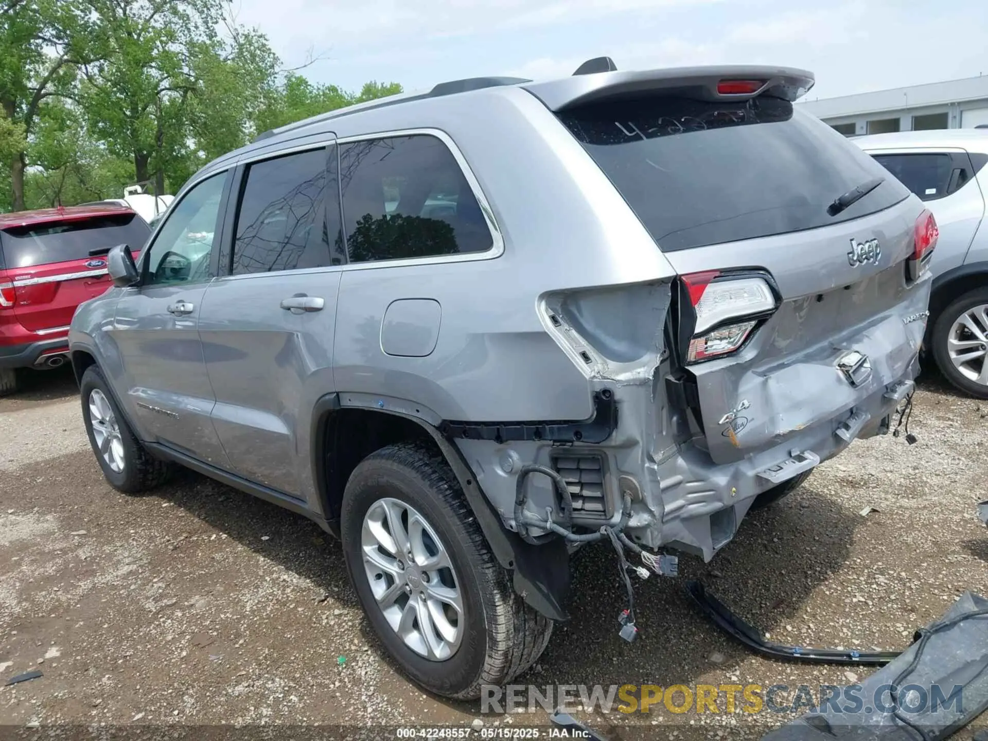 3 Photograph of a damaged car 1C4RJFAG3MC503724 JEEP GRAND CHEROKEE 2021