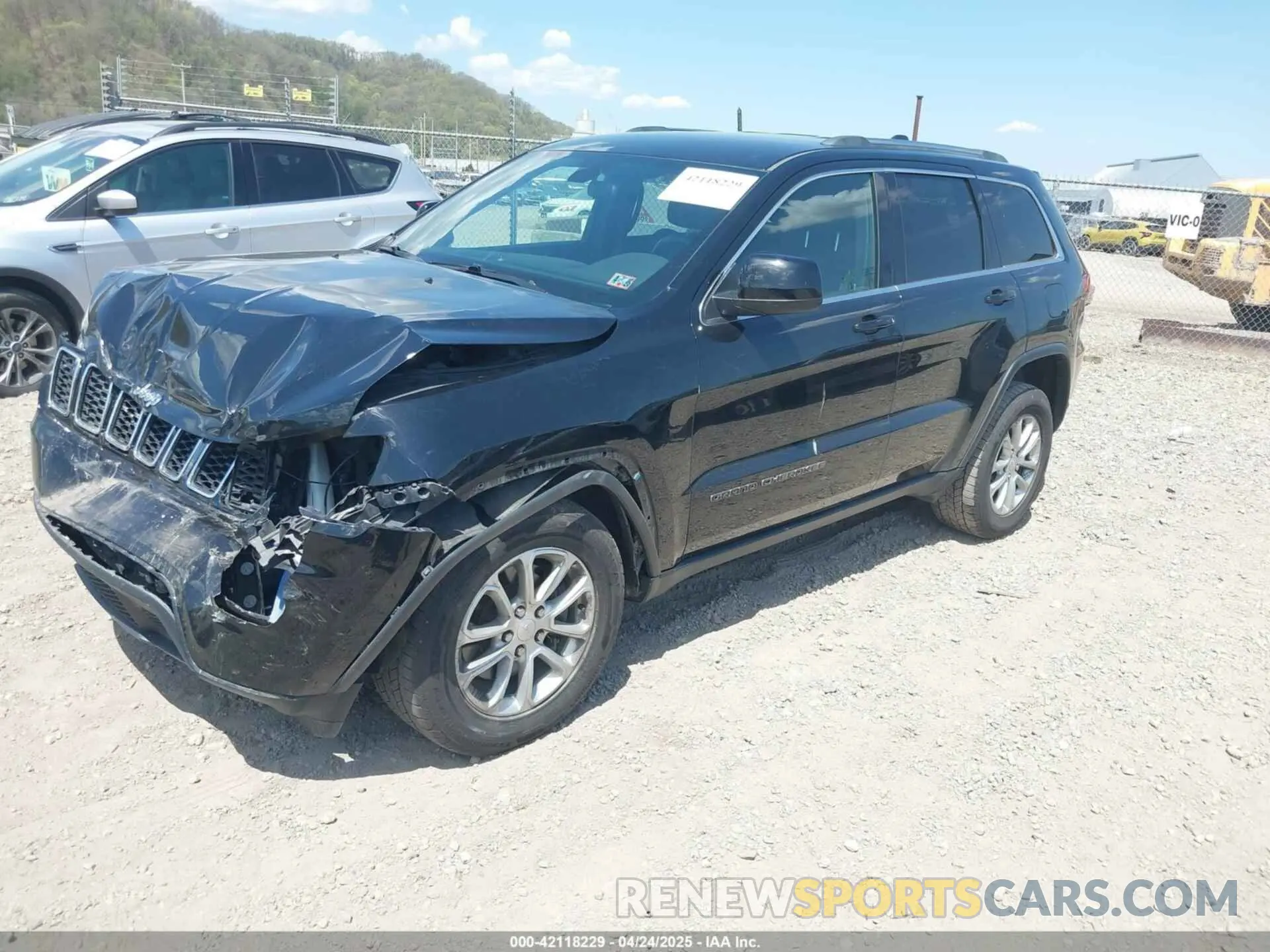 2 Photograph of a damaged car 1C4RJFAG3MC612605 JEEP GRAND CHEROKEE 2021