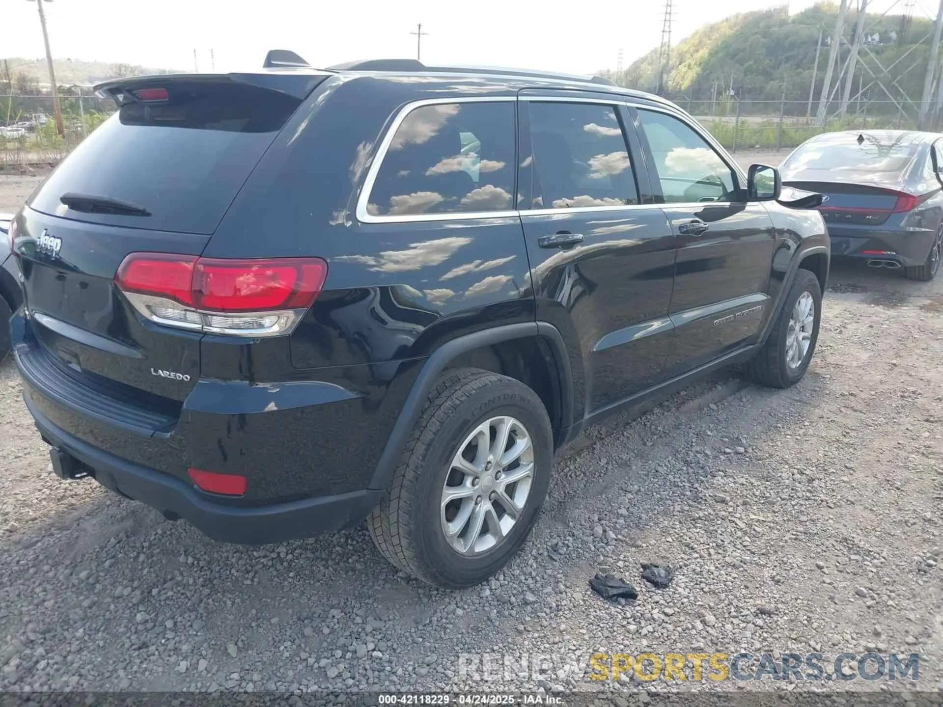 4 Photograph of a damaged car 1C4RJFAG3MC612605 JEEP GRAND CHEROKEE 2021