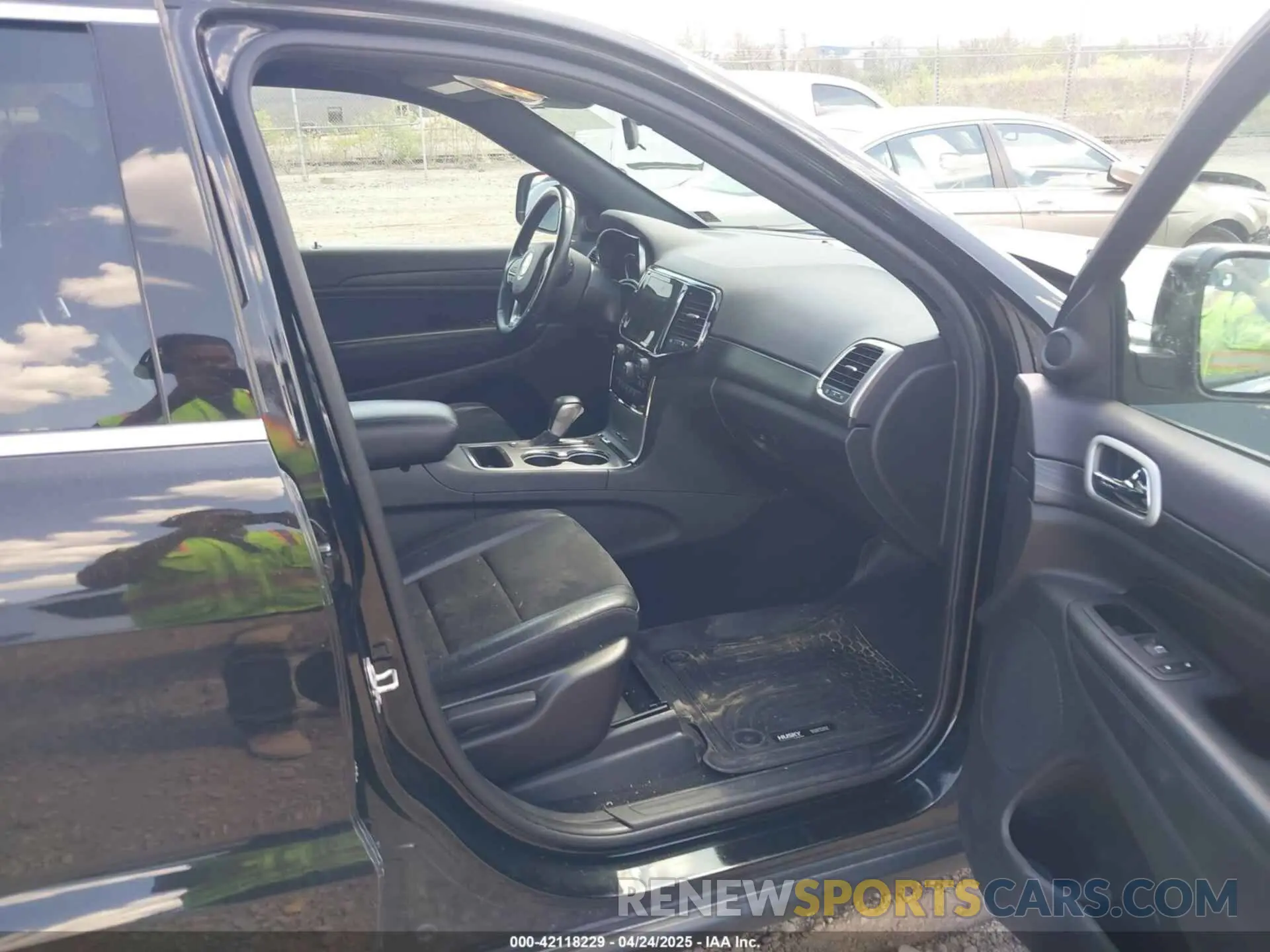 5 Photograph of a damaged car 1C4RJFAG3MC612605 JEEP GRAND CHEROKEE 2021