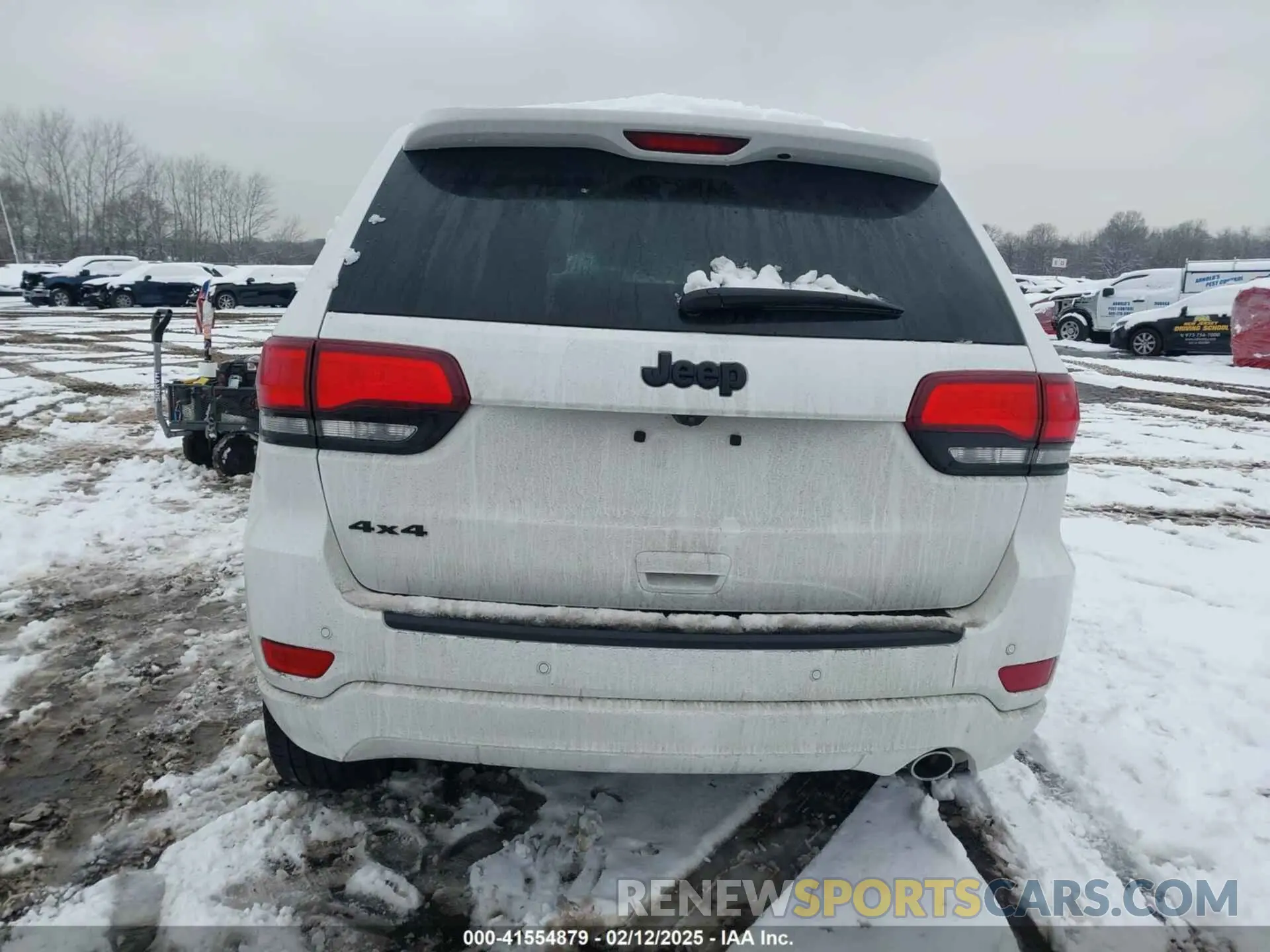 16 Photograph of a damaged car 1C4RJFAG3MC779871 JEEP GRAND CHEROKEE 2021