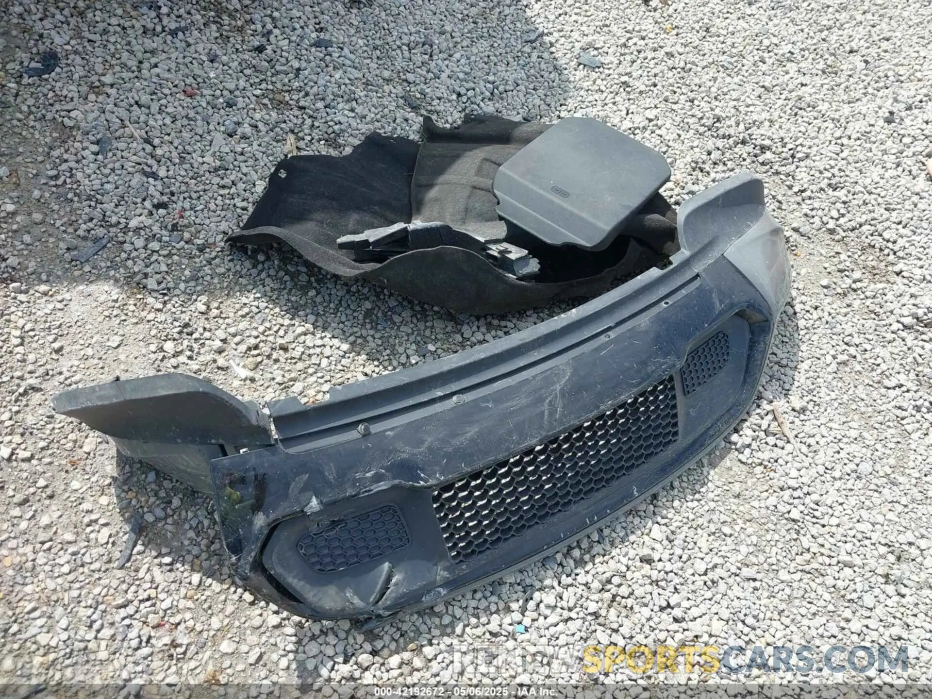12 Photograph of a damaged car 1C4RJFAG4MC700384 JEEP GRAND CHEROKEE 2021