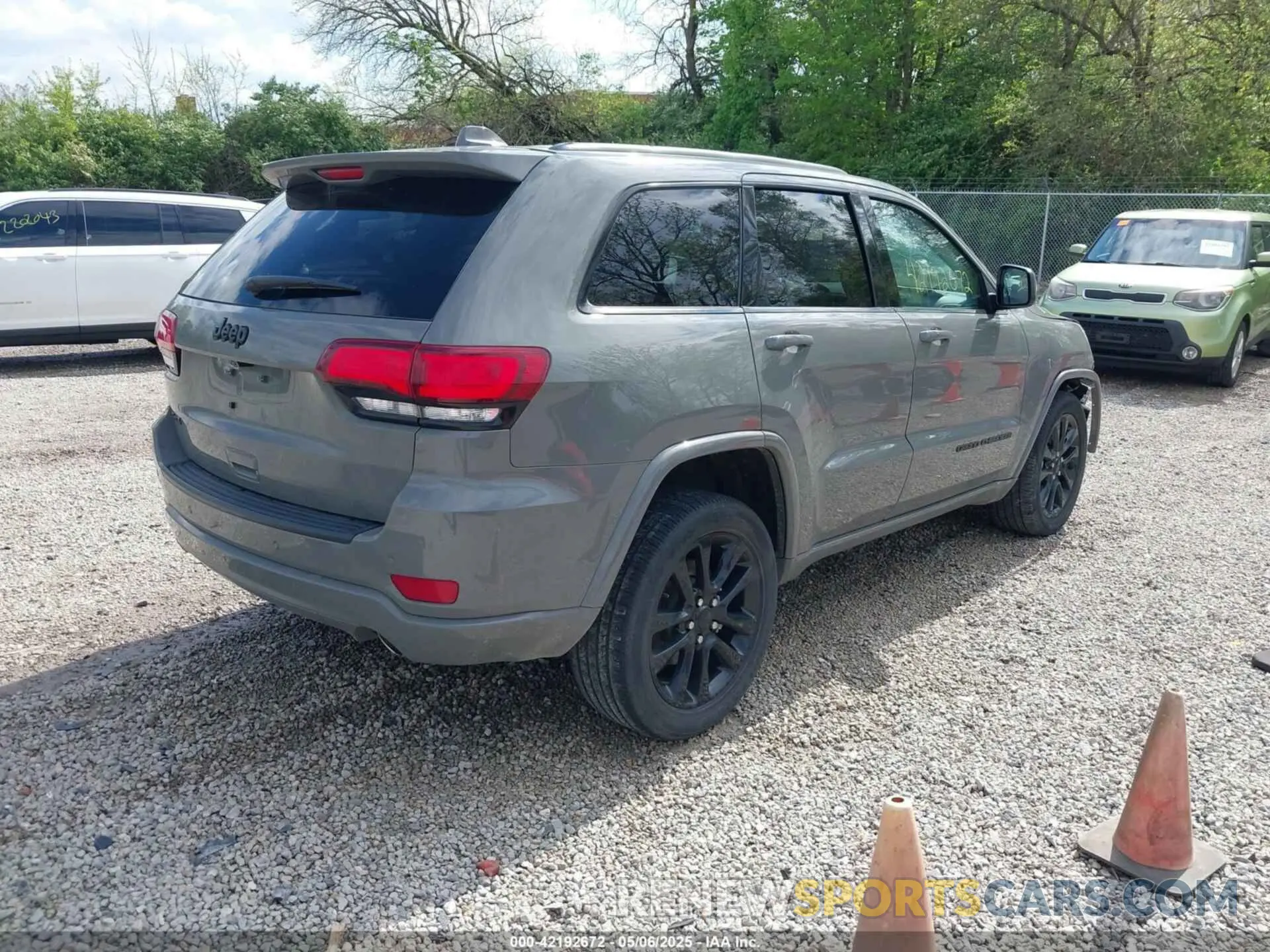 4 Photograph of a damaged car 1C4RJFAG4MC700384 JEEP GRAND CHEROKEE 2021