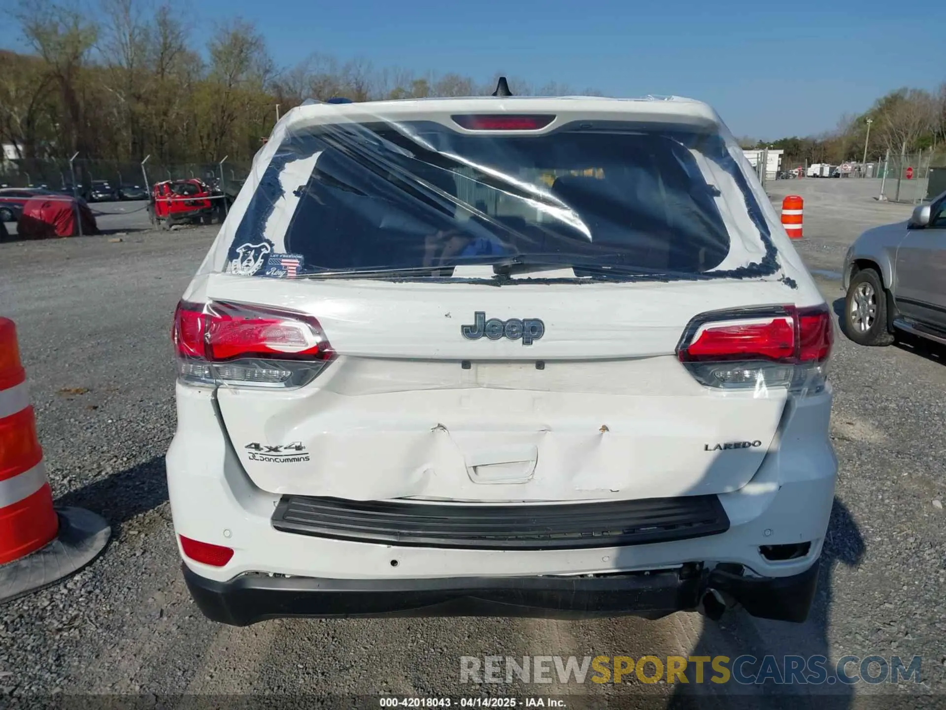16 Photograph of a damaged car 1C4RJFAG5MC568168 JEEP GRAND CHEROKEE 2021